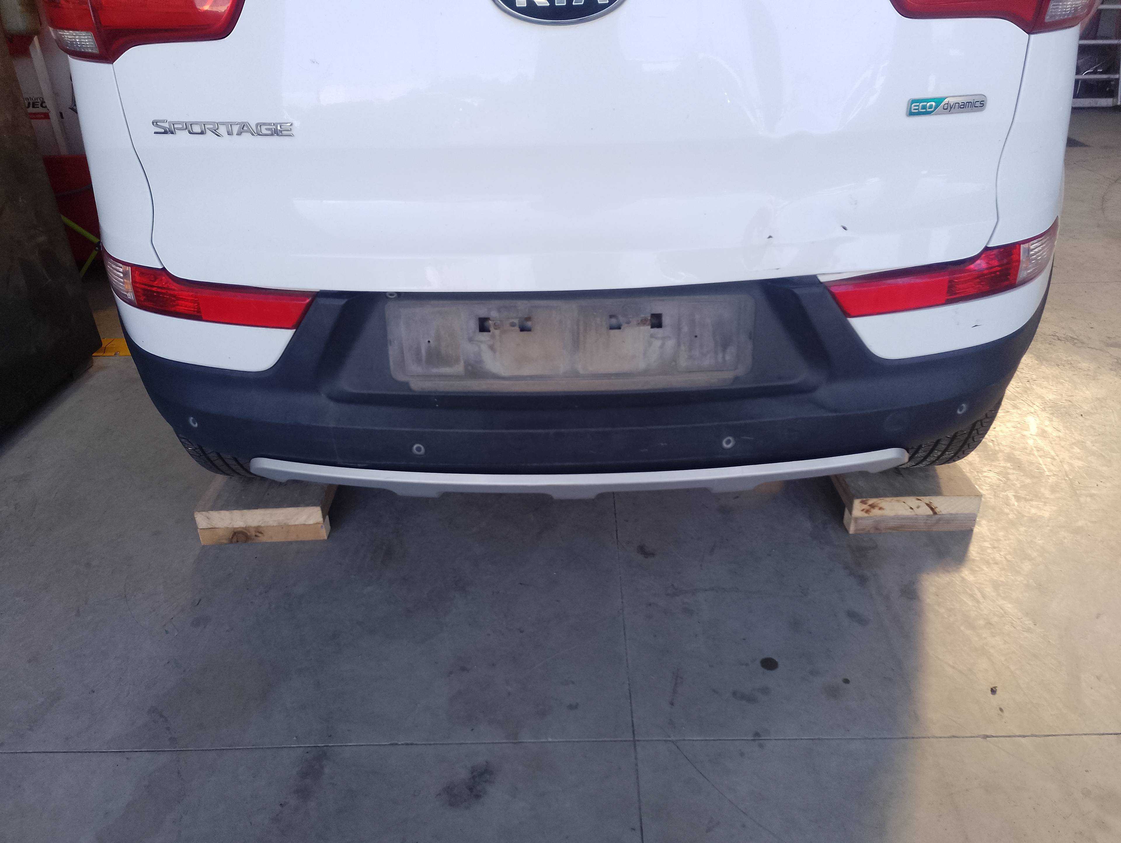 Recambio de paragolpes trasero para kia sportage business 2wd referencia OEM IAM 866723U000  