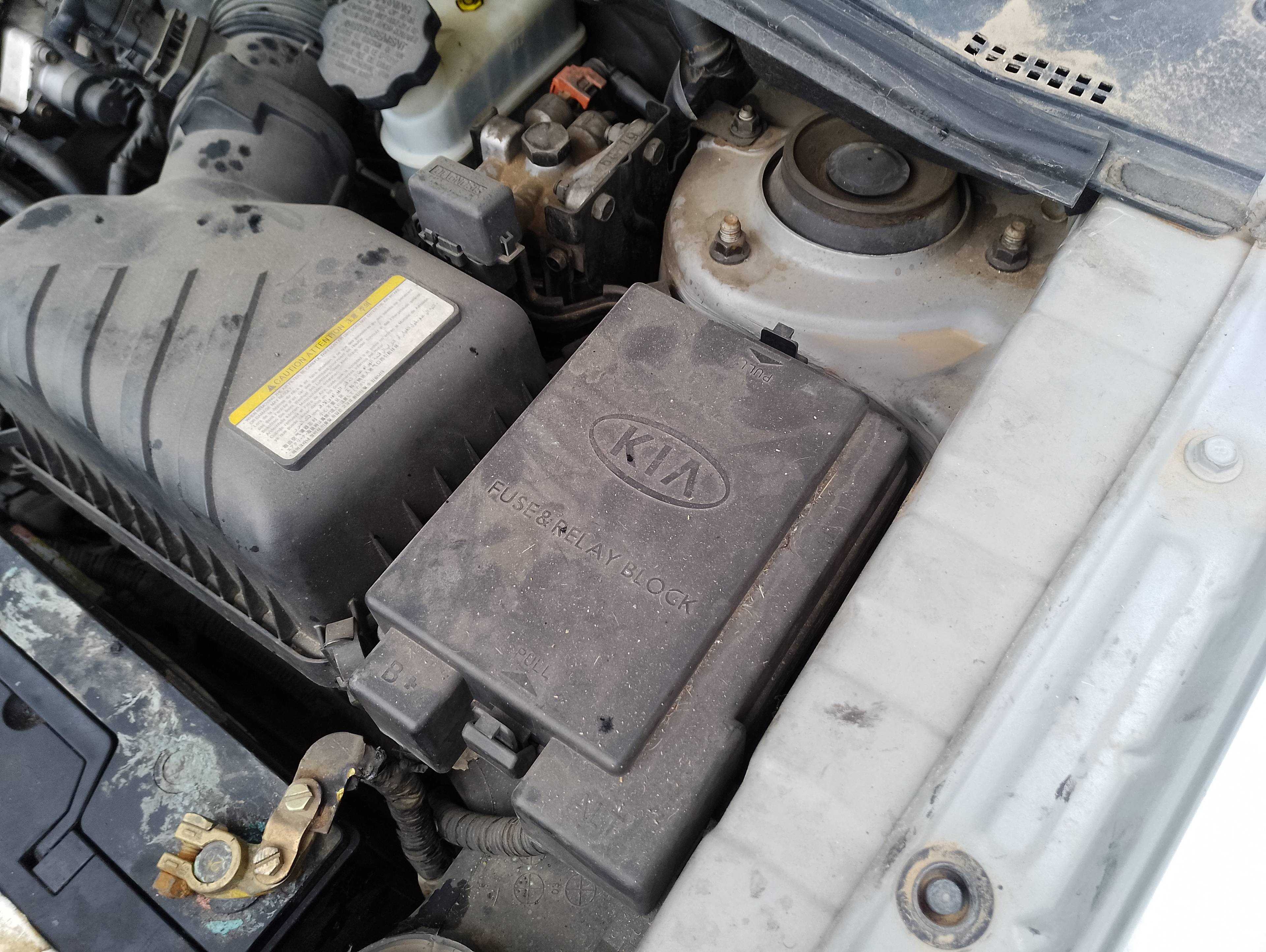 Recambio de caja reles / fusibles para kia sportage cup referencia OEM IAM   