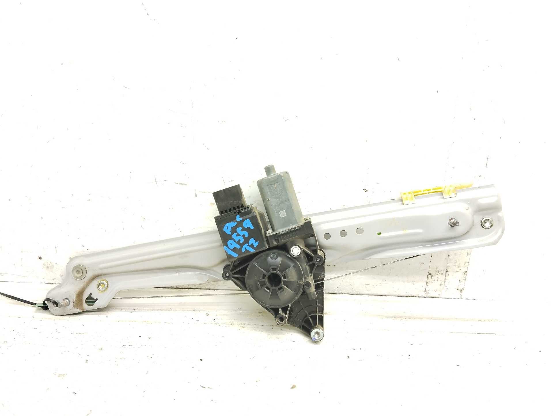 Recambio de elevalunas delantero derecho para opel crossland x design line referencia OEM IAM 1137329068 0130824273 