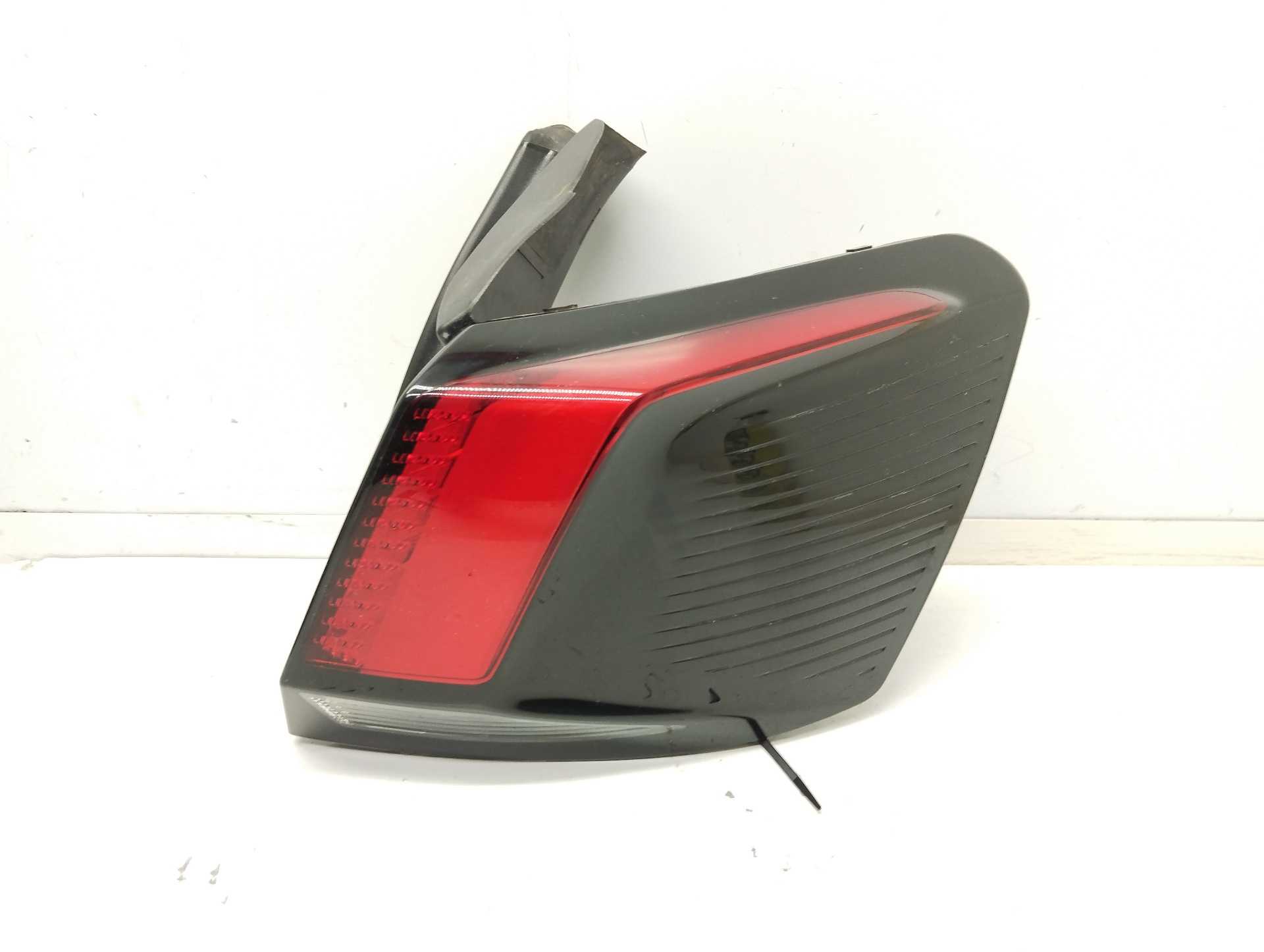 Recambio de piloto trasero derecho para peugeot 3008 active referencia OEM IAM 9810477080 81550201 