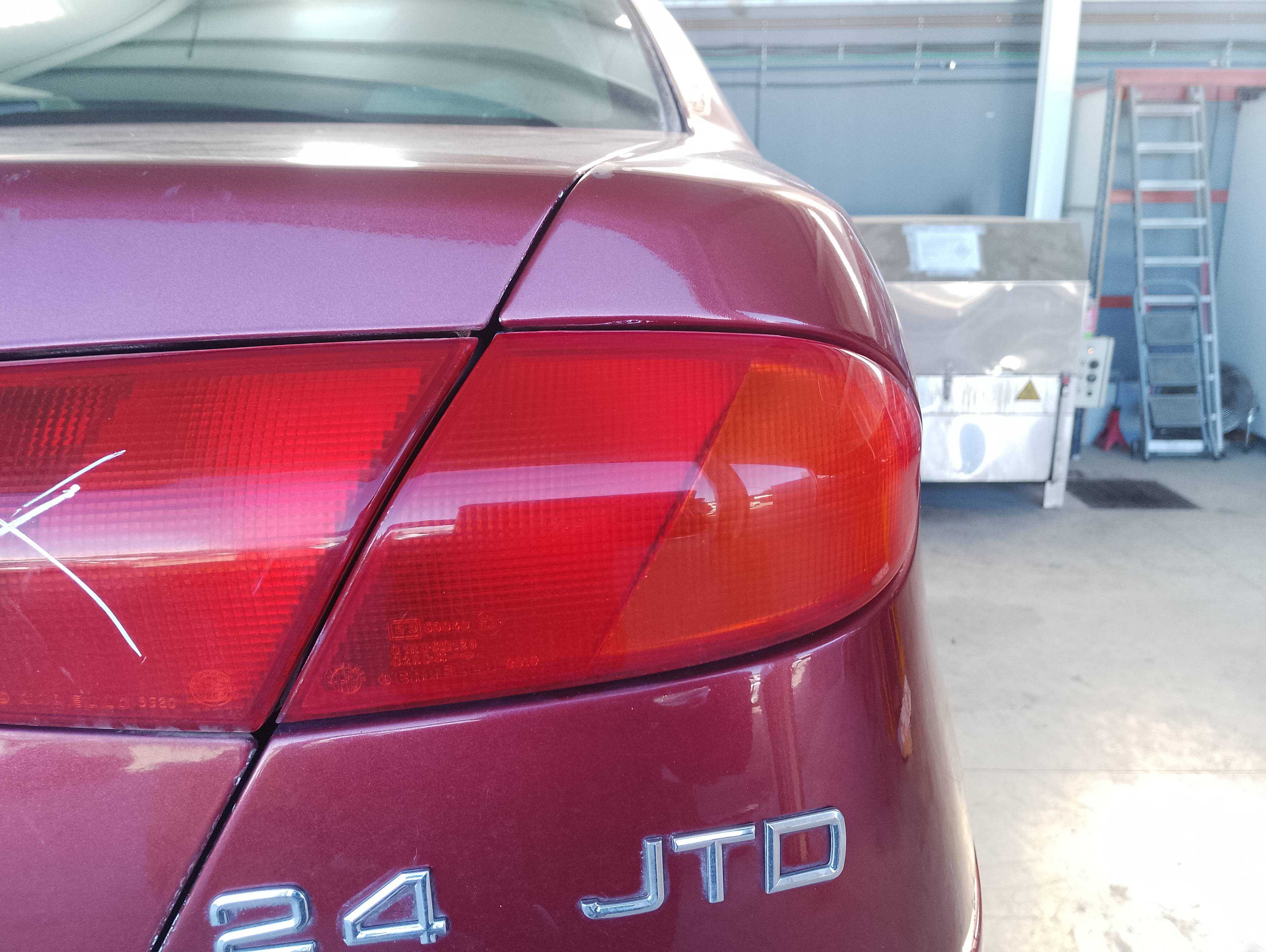 Recambio de piloto trasero derecho para alfa romeo 166 2.4 jtd referencia OEM IAM   