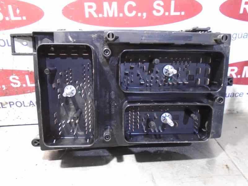 Recambio de caja reles / fusibles para opel astra gtc cosmo referencia OEM IAM 015349211 743381 1534937
