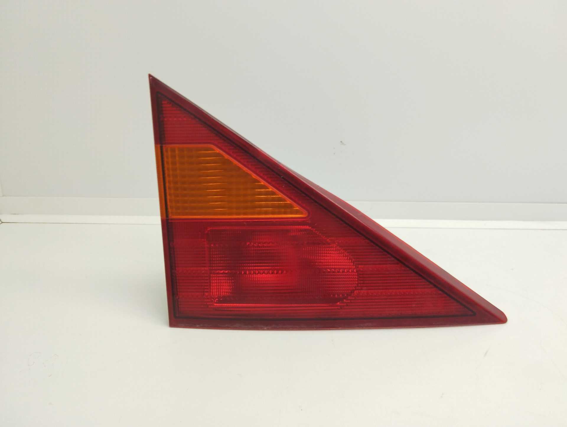 Recambio de piloto porton trasero izquierdo para ssangyong rodius xdi referencia OEM IAM   