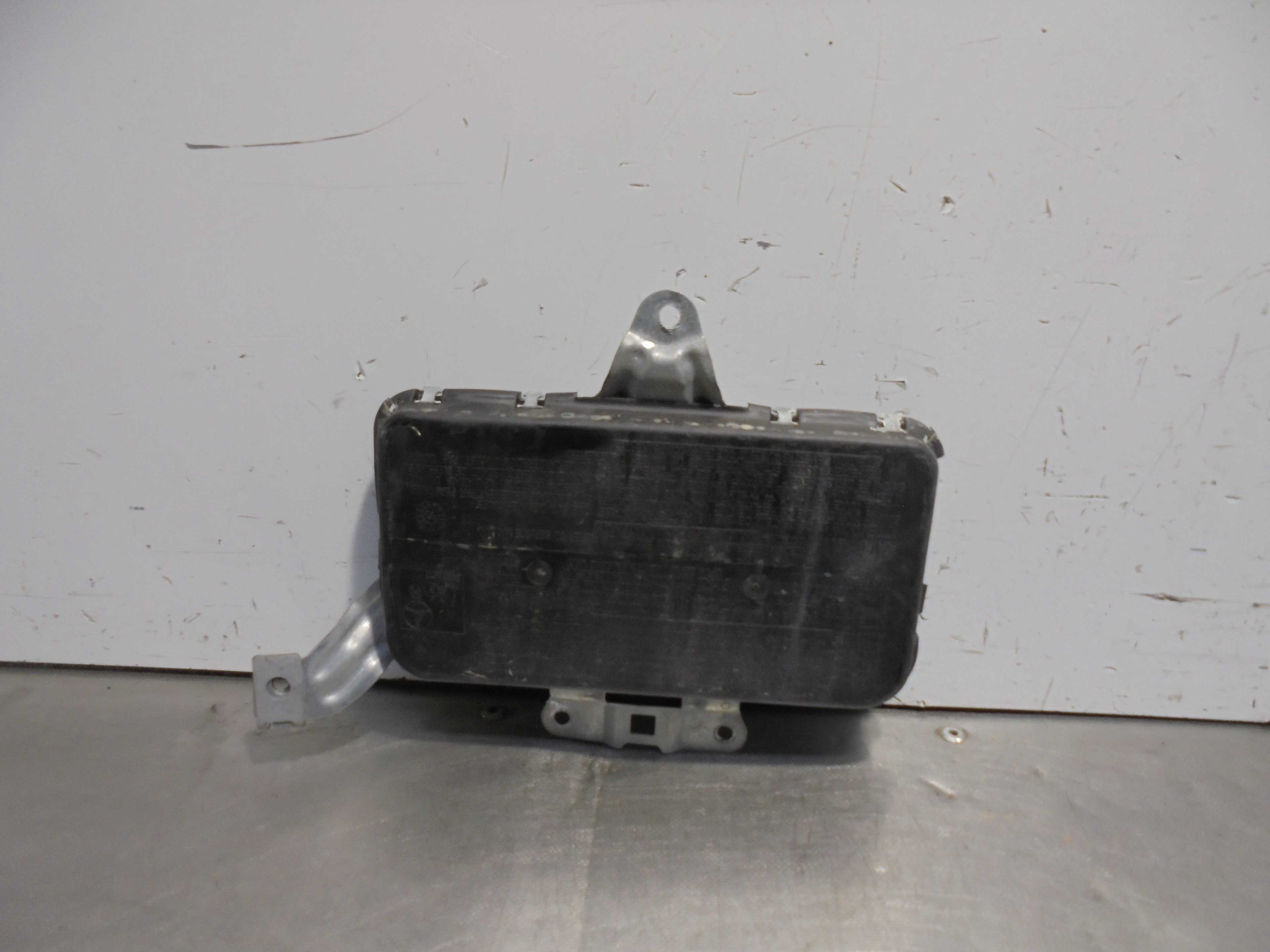 Recambio de airbag lateral trasero derecho para mercedes-benz clase cls (w219) 350 cgi (219.357) referencia OEM IAM A2038600205 