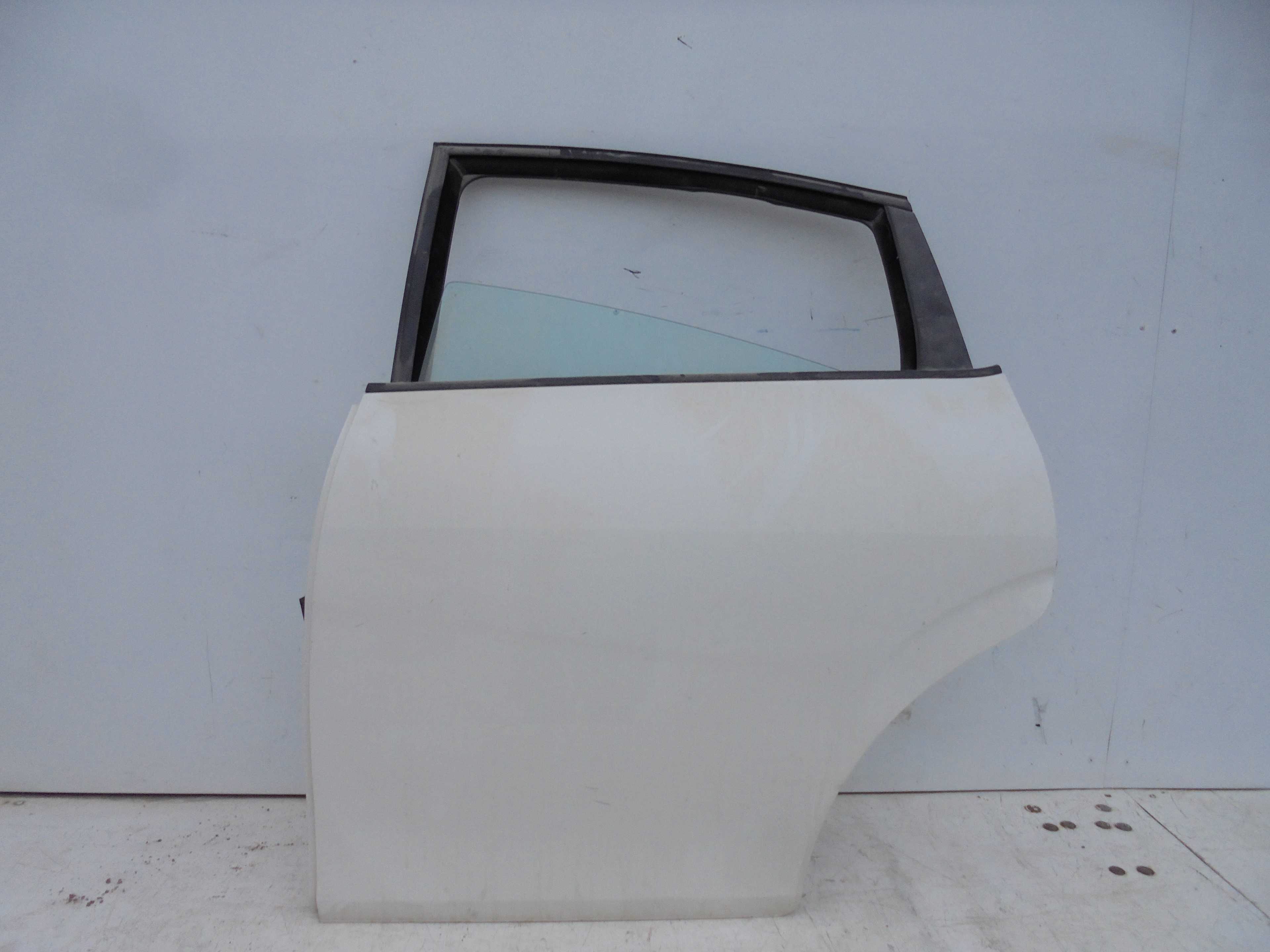 Recambio de puerta trasera izquierda para seat leon (1p1) 1.9 tdi referencia OEM IAM   