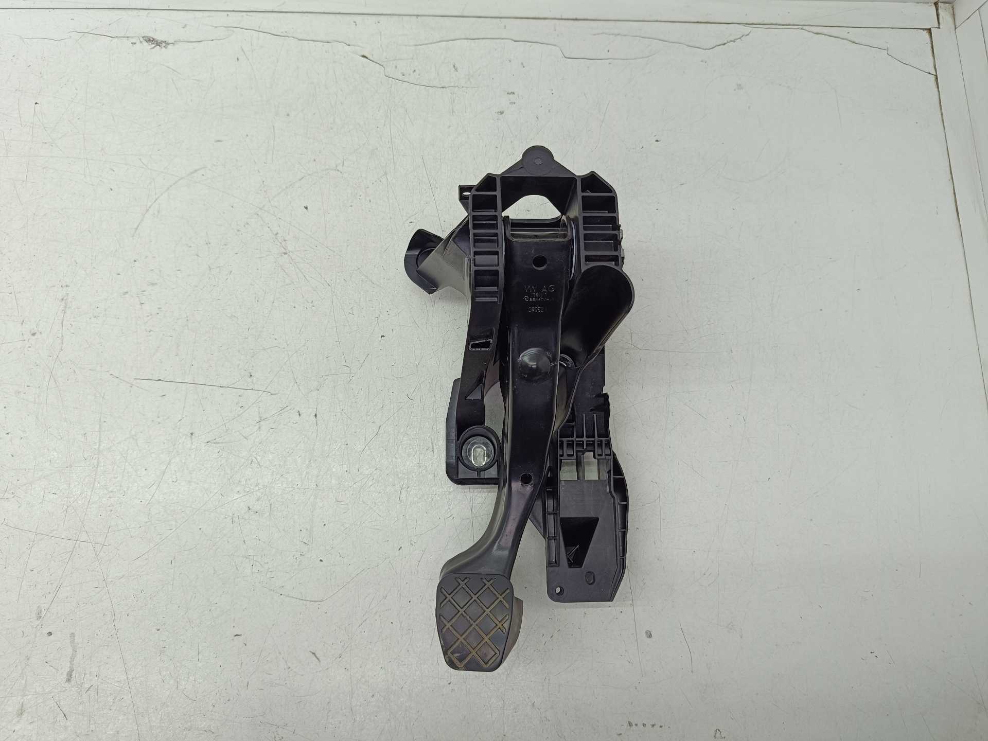 Recambio de pedal freno para volkswagen t-roc (d11) basis referencia OEM IAM 5Q1721058EA 5Q1721143B 