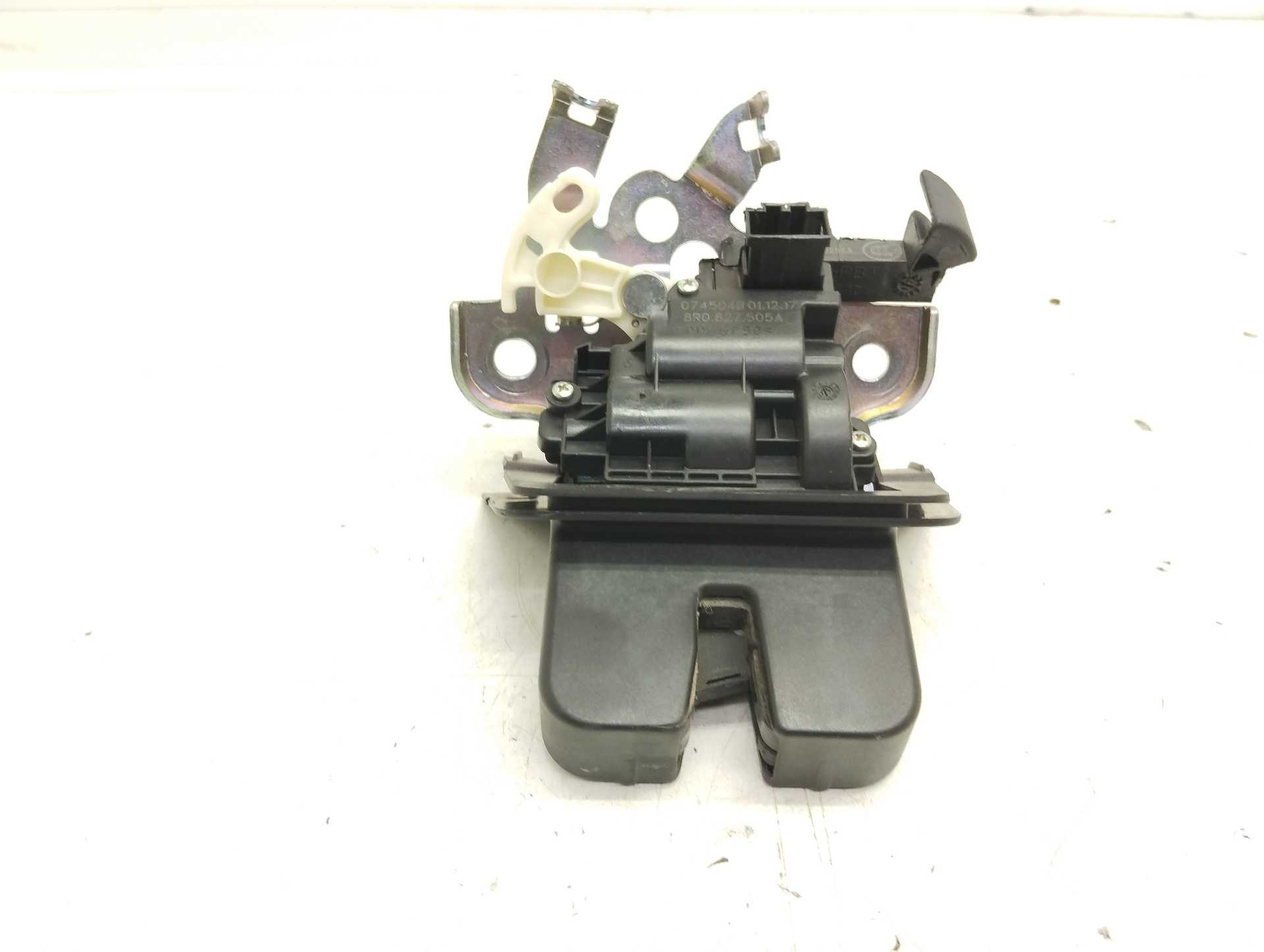 Recambio de cerradura maletero / porton para audi q3 (8ug) attraction referencia OEM IAM 8R0827505A  