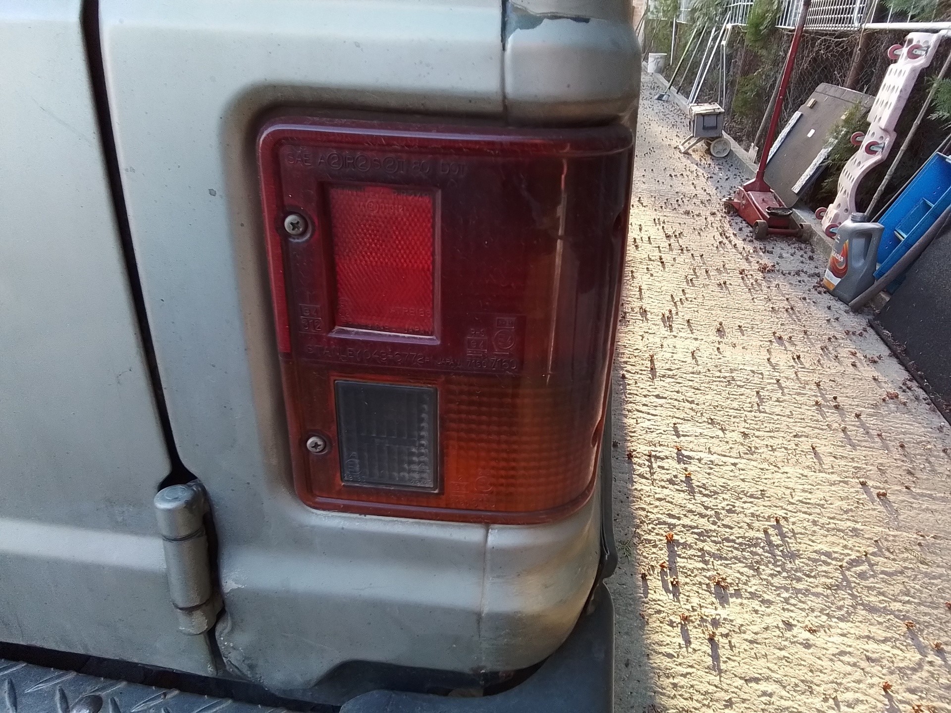 Recambio de piloto trasero derecho para mitsubishi pajero 2.3 diesel referencia OEM IAM   