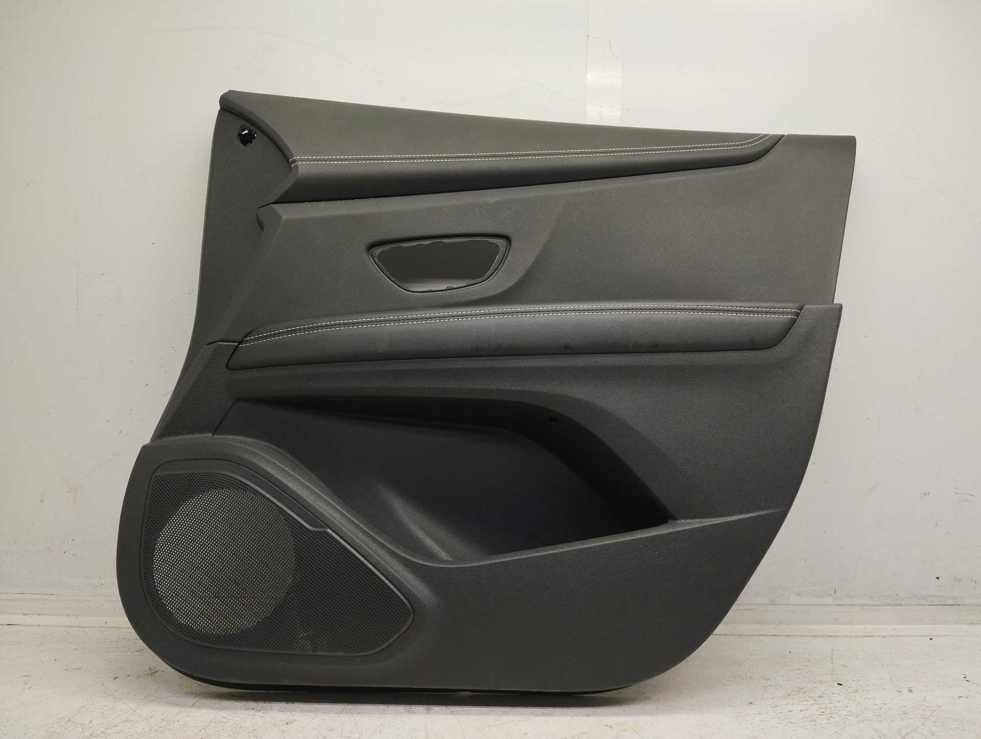 Recambio de guarnecido puerta delantera derecha para renault scenic iv zen referencia OEM IAM 809002708R  