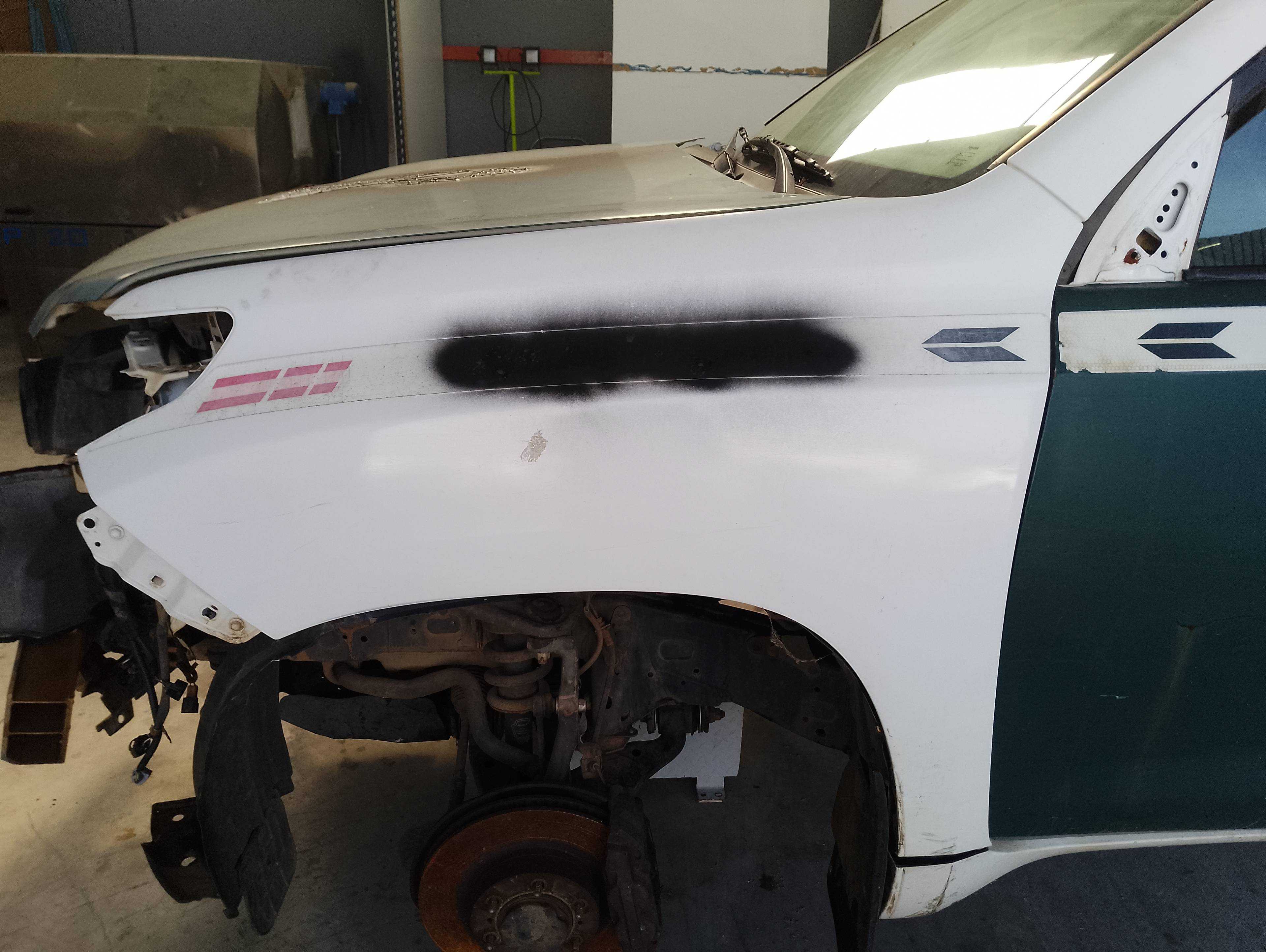 Recambio de aleta delantera izquierda para toyota land cruiser (j15) basis referencia OEM IAM   