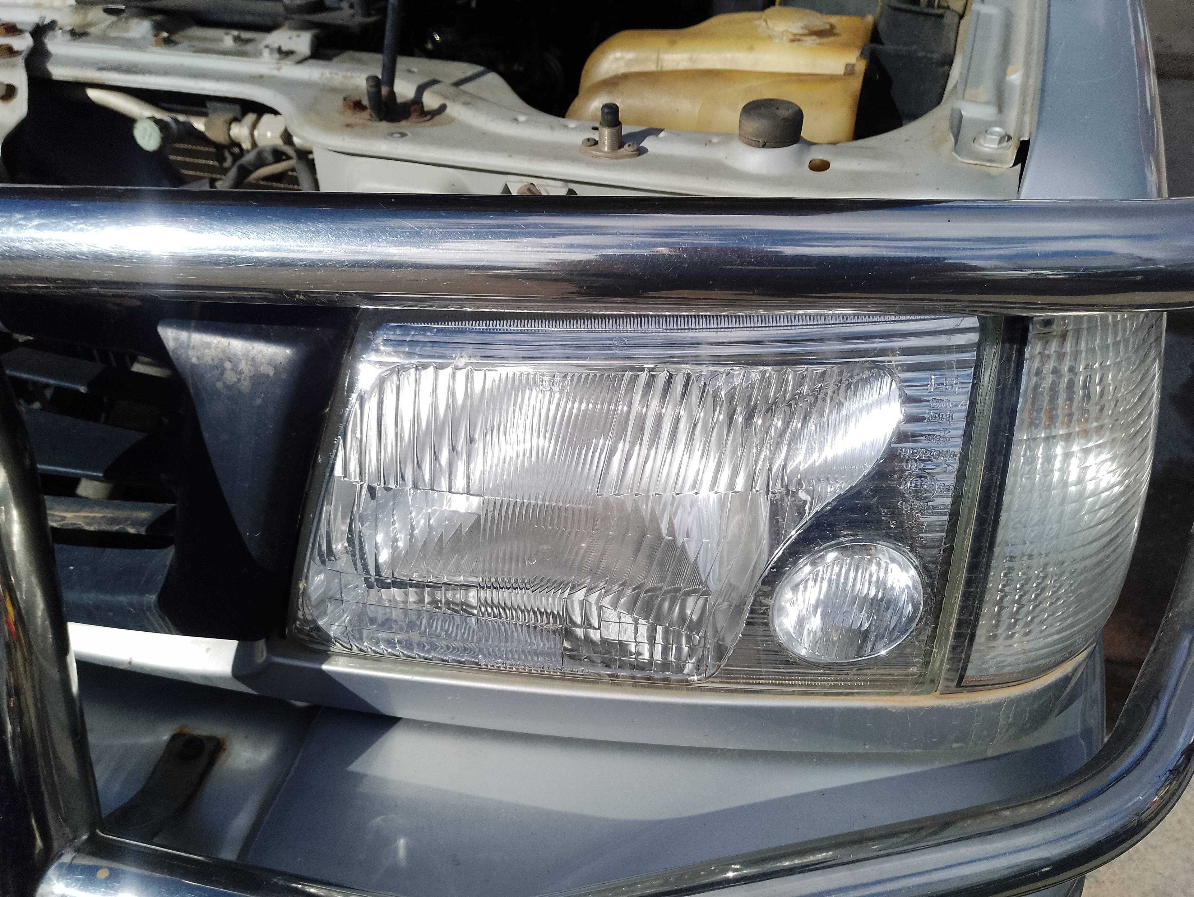 Recambio de faro izquierdo para mitsubishi galloper (hyundai) 2.5 td (5-ptas.) referencia OEM IAM   