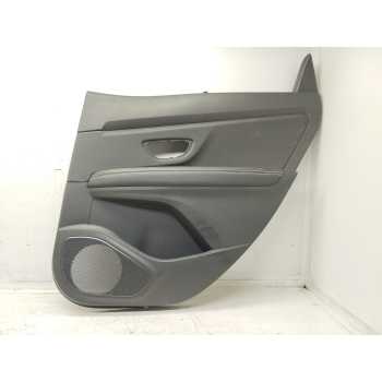 GUARNECIDO PUERTA TRASERA DERECHA 829A08393R 