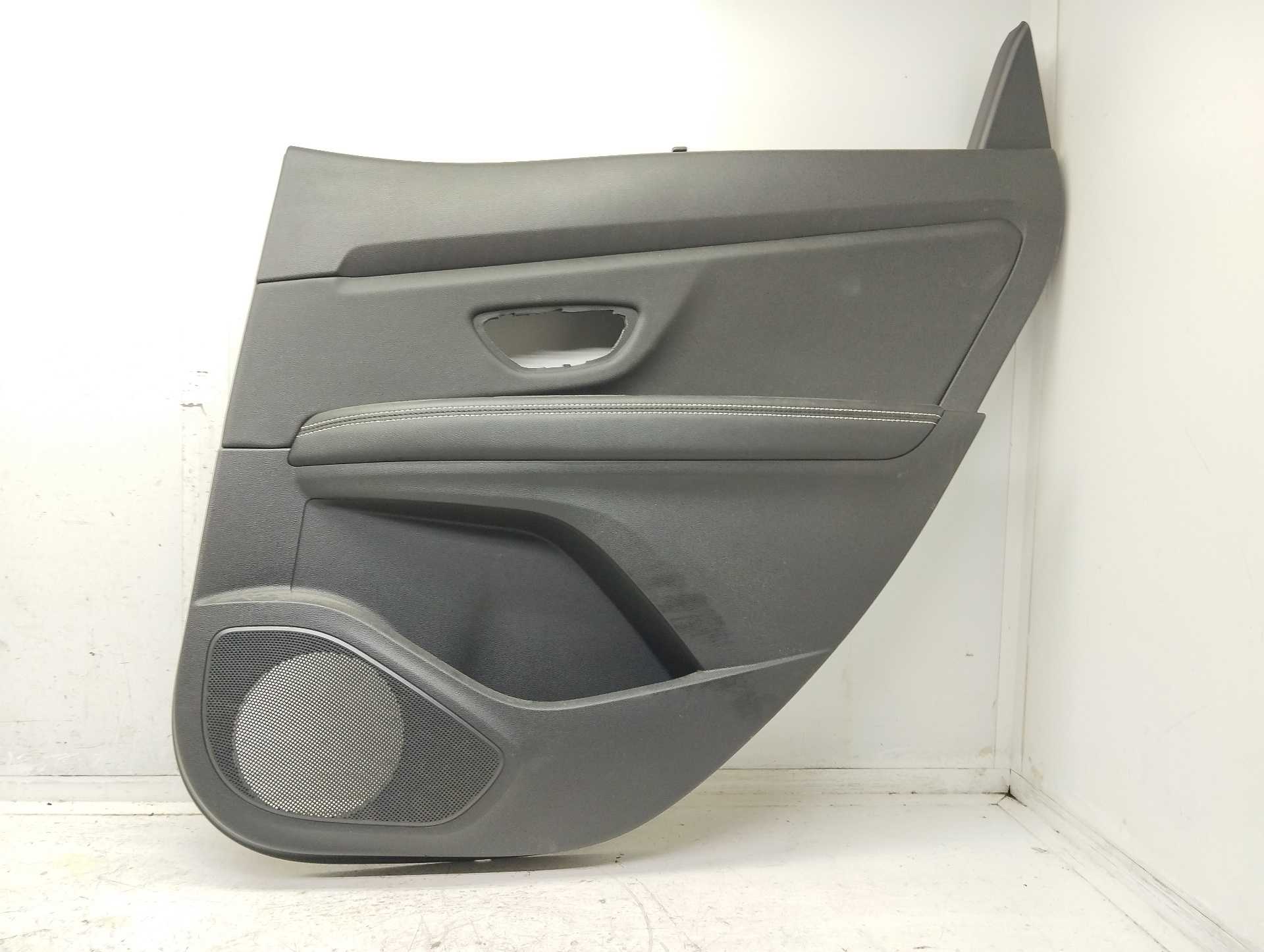 Recambio de guarnecido puerta trasera derecha para renault scenic iv zen referencia OEM IAM 829A08393R  