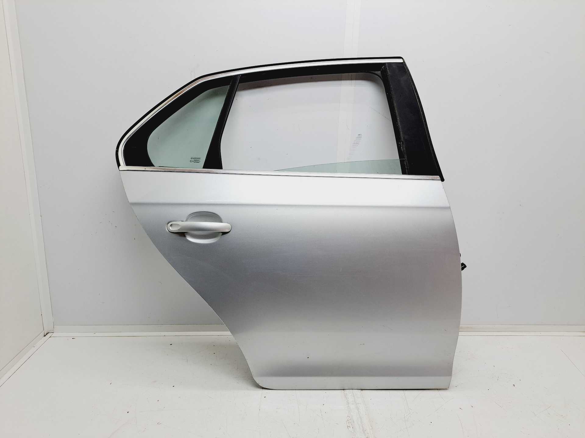 Recambio de puerta trasera derecha para volkswagen jetta (1k2) 2.0 tdi referencia OEM IAM   