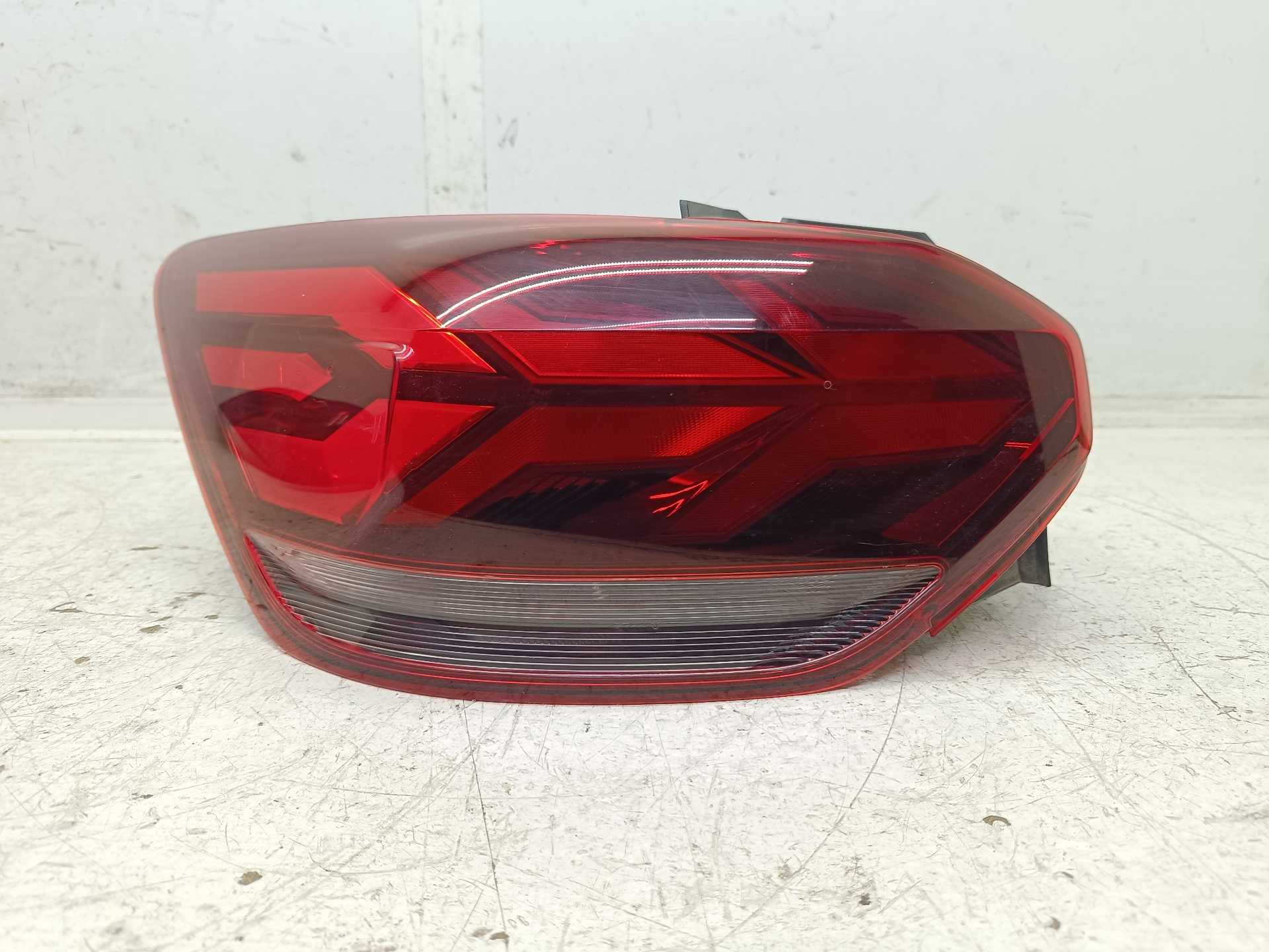 Recambio de piloto trasero izquierdo para dacia sandero iii essential referencia OEM IAM 265557573R  