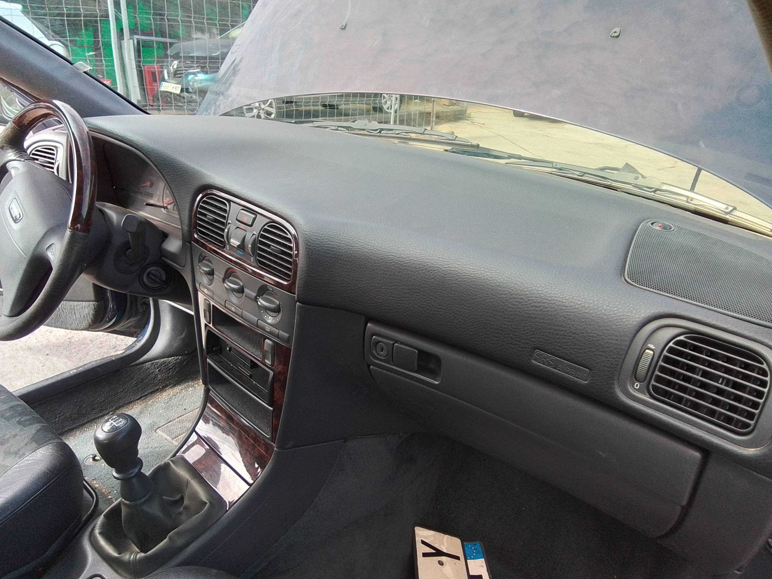 Recambio de salpicadero para volvo s40 berlina td referencia OEM IAM   