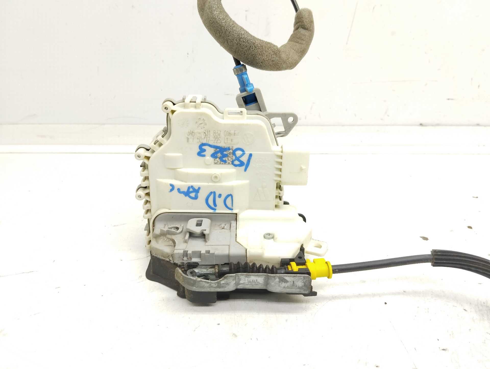 Recambio de cerradura puerta delantera derecha para audi q3 (8ug) attraction referencia OEM IAM 8J1837016F  