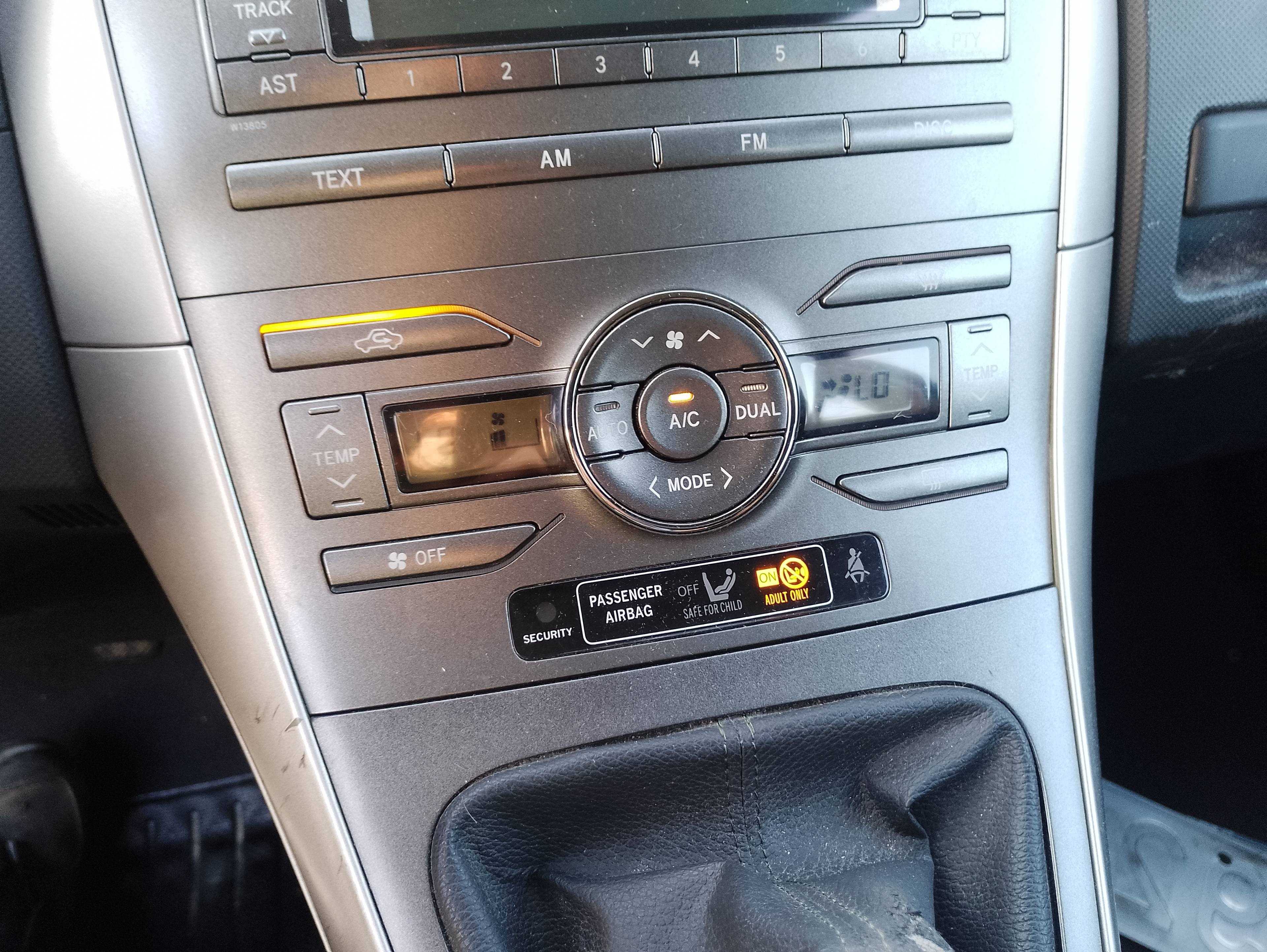 Recambio de mando climatizador para toyota auris luna referencia OEM IAM   