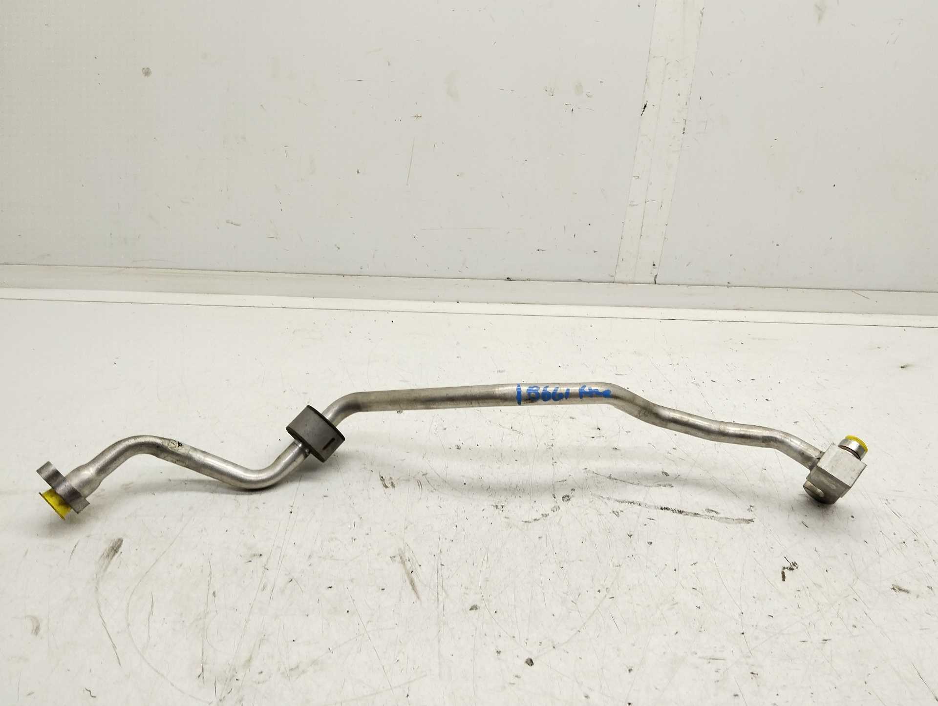 Recambio de tubos aire acondicionado para nissan juke (f15) acenta referencia OEM IAM 924501KK1A  