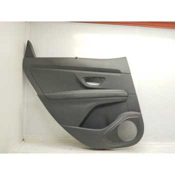 GUARNECIDO PUERTA TRASERA IZQUIERDA 829A14447R 