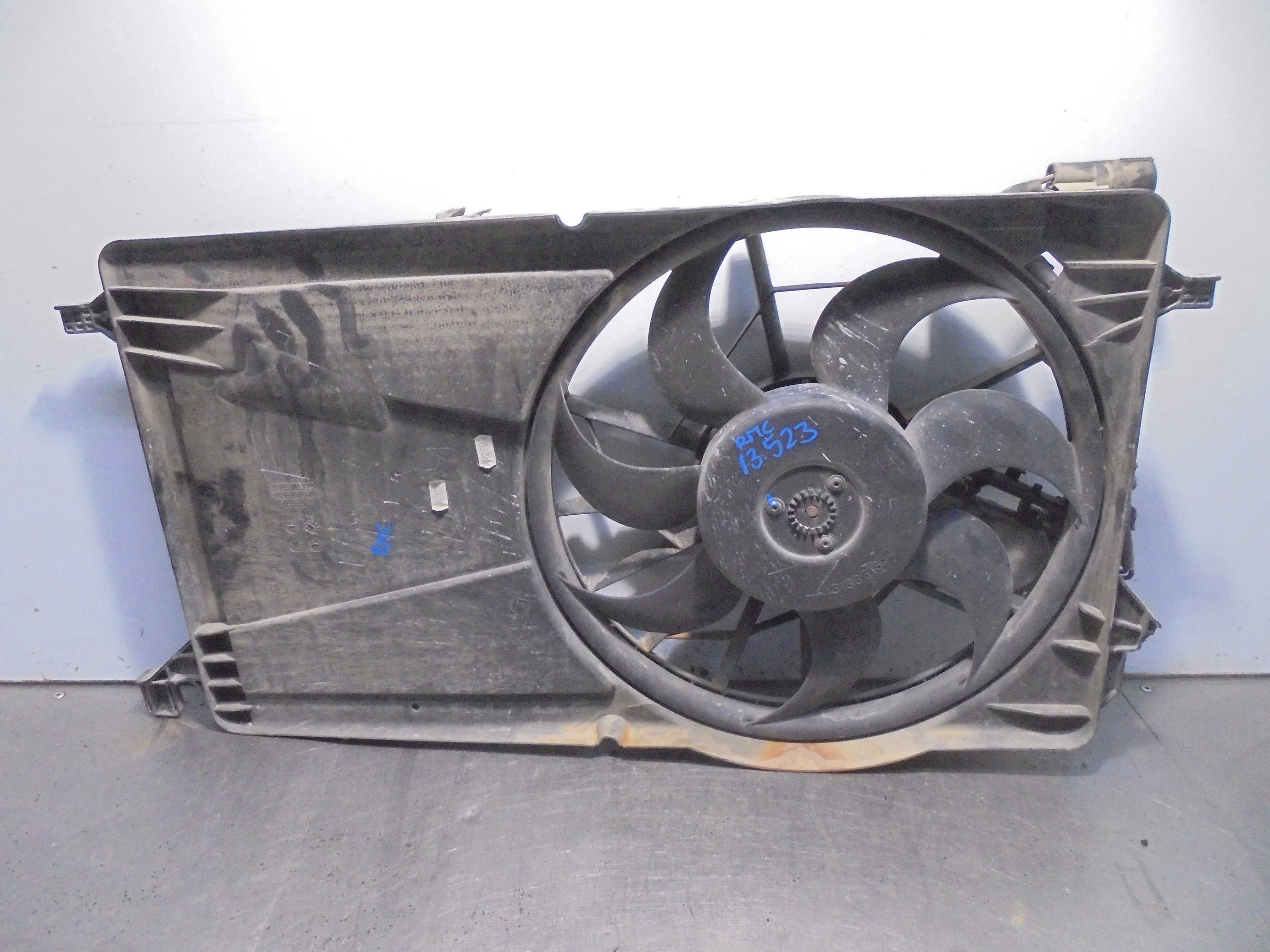 Recambio de electroventilador para ford focus berlina (cap) ambiente (d) referencia OEM IAM 3M5H8C607RG 1137328148 BOSCH
