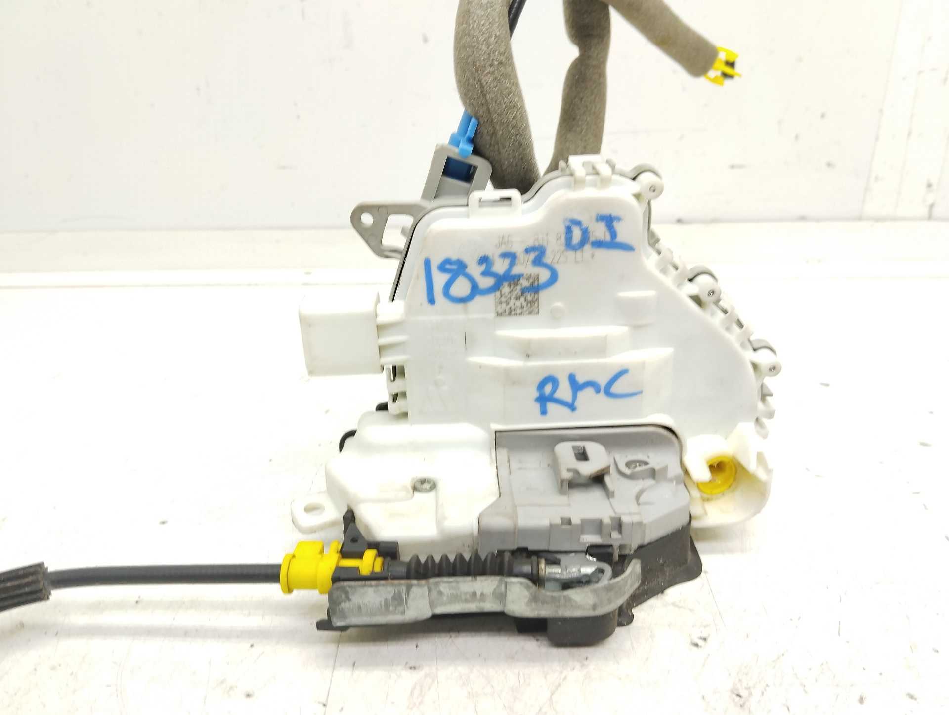 Recambio de cerradura puerta delantera izquierda para audi q3 (8ug) attraction referencia OEM IAM 8J1837015F  