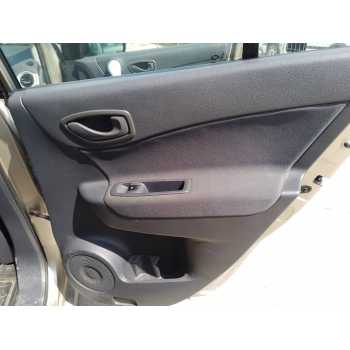 GUARNECIDO PUERTA TRASERA DERECHA 
