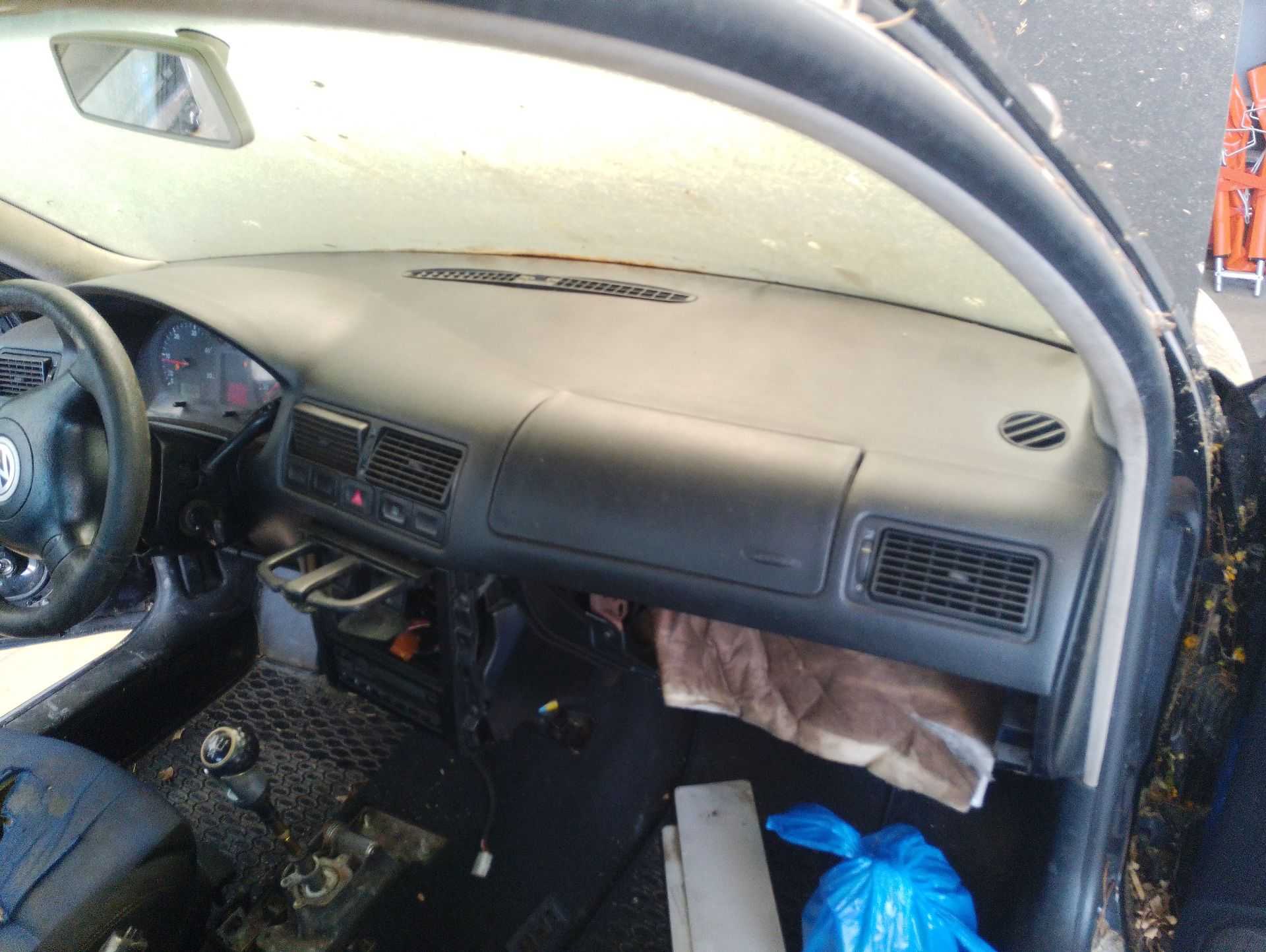 Recambio de salpicadero para volkswagen golf iv (1j1) 1.9 tdi referencia OEM IAM 1J1857002B23F  