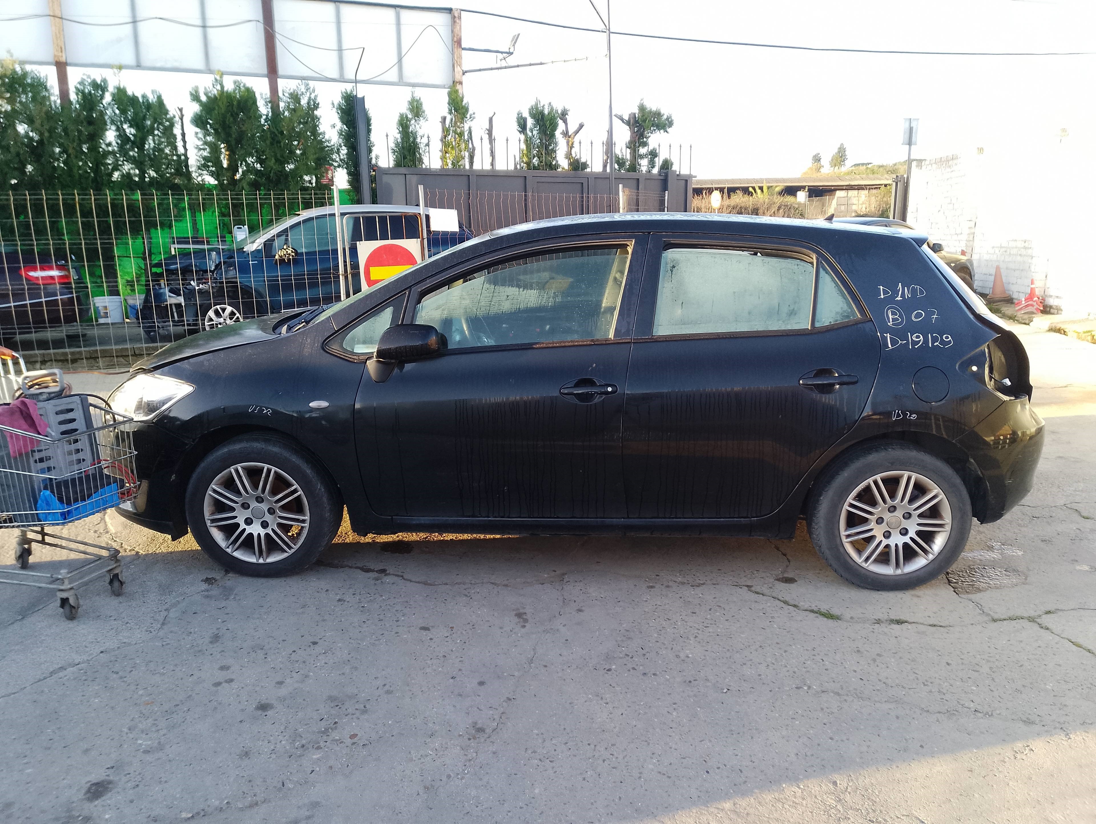 toyota auris del año 2007