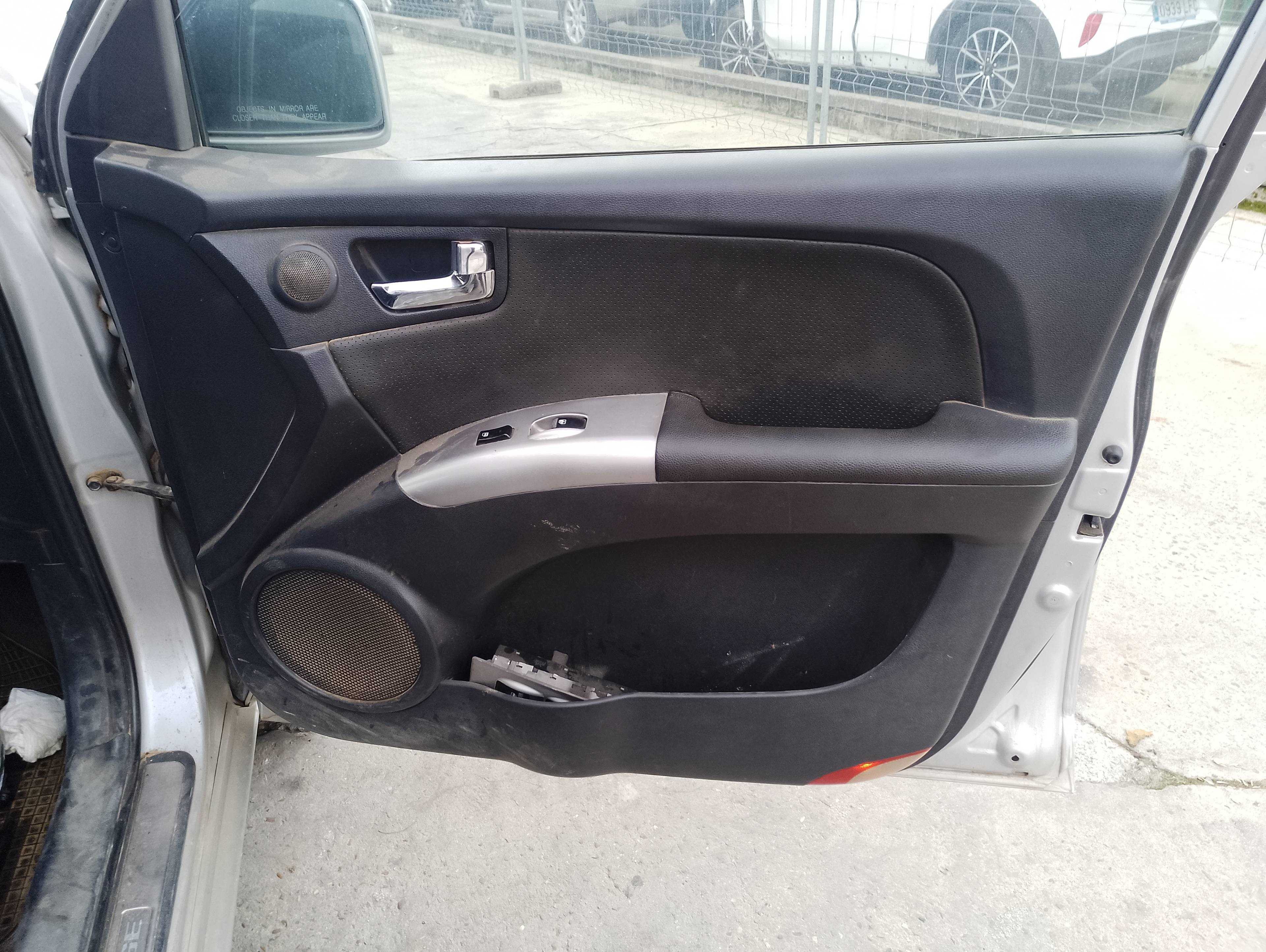 Recambio de guarnecido puerta delantera derecha para kia sportage cup referencia OEM IAM   