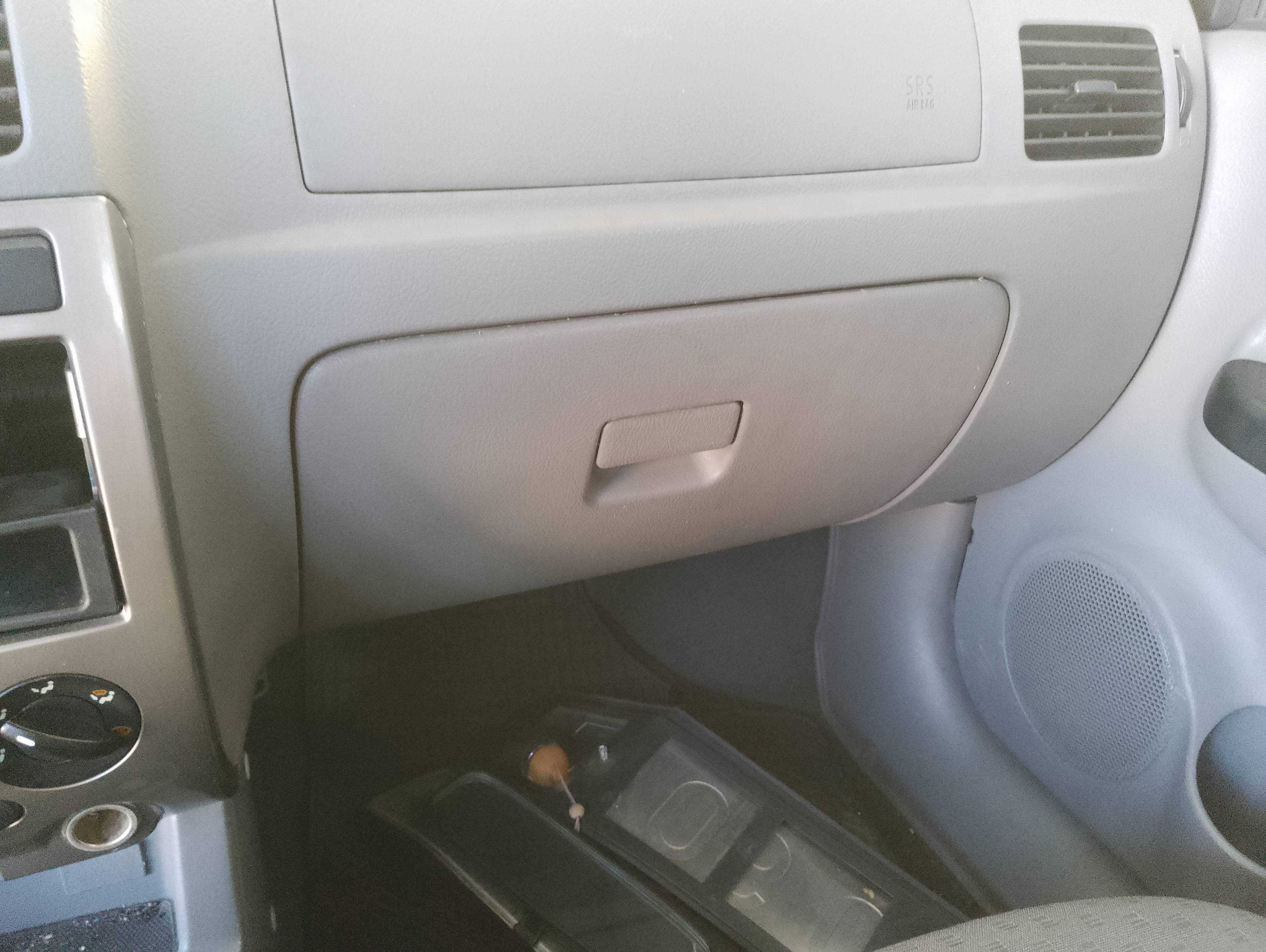Recambio de guantera para kia rio ipanema berlina referencia OEM IAM   