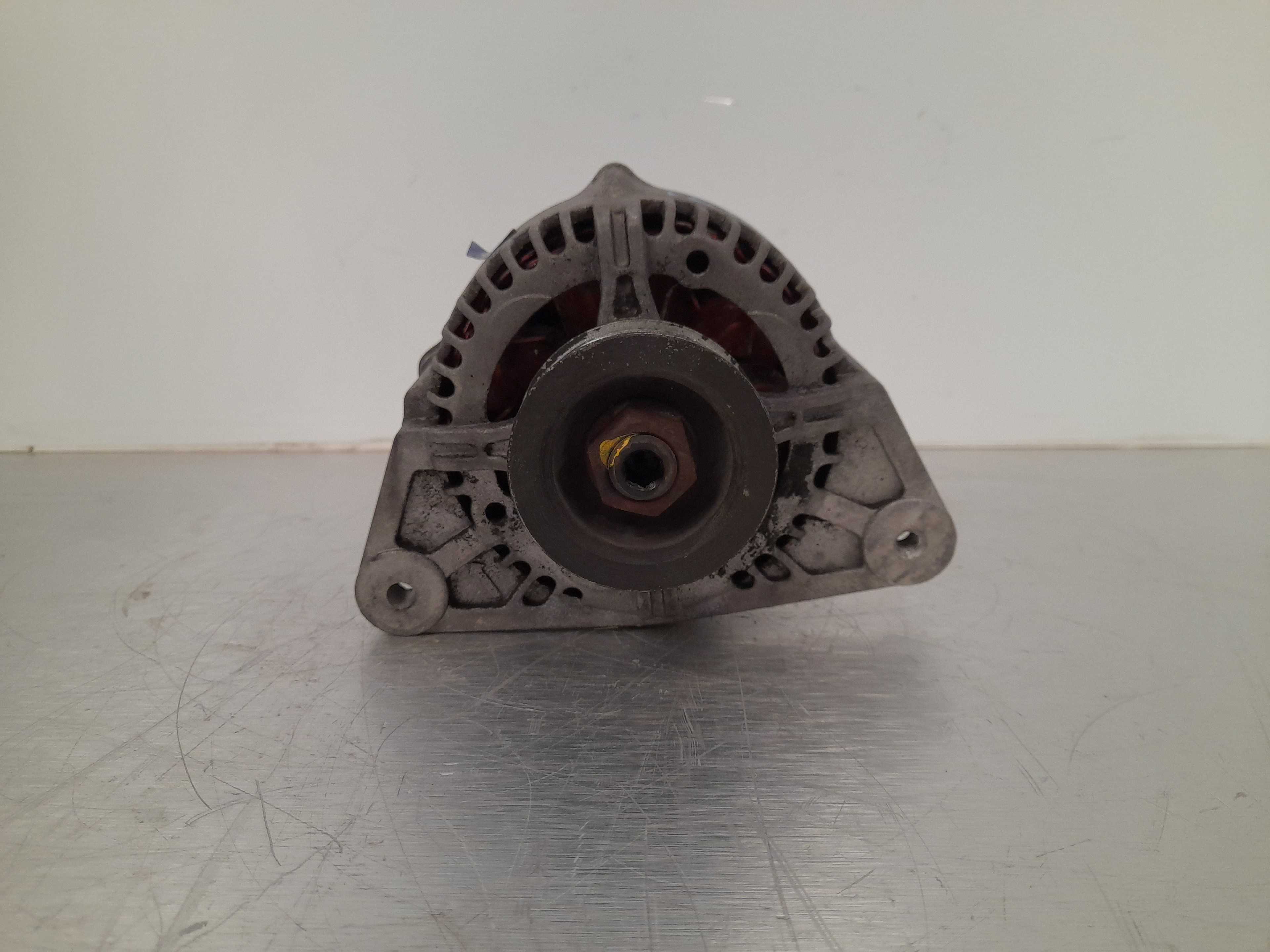 Recambio de alternador para ford escort berlina referencia OEM IAM CA1083IR  