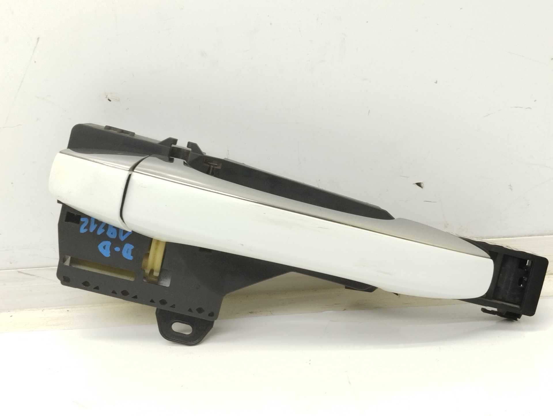 Recambio de maneta exterior delantera derecha para renault scenic iv black edition referencia OEM IAM 806067663R  