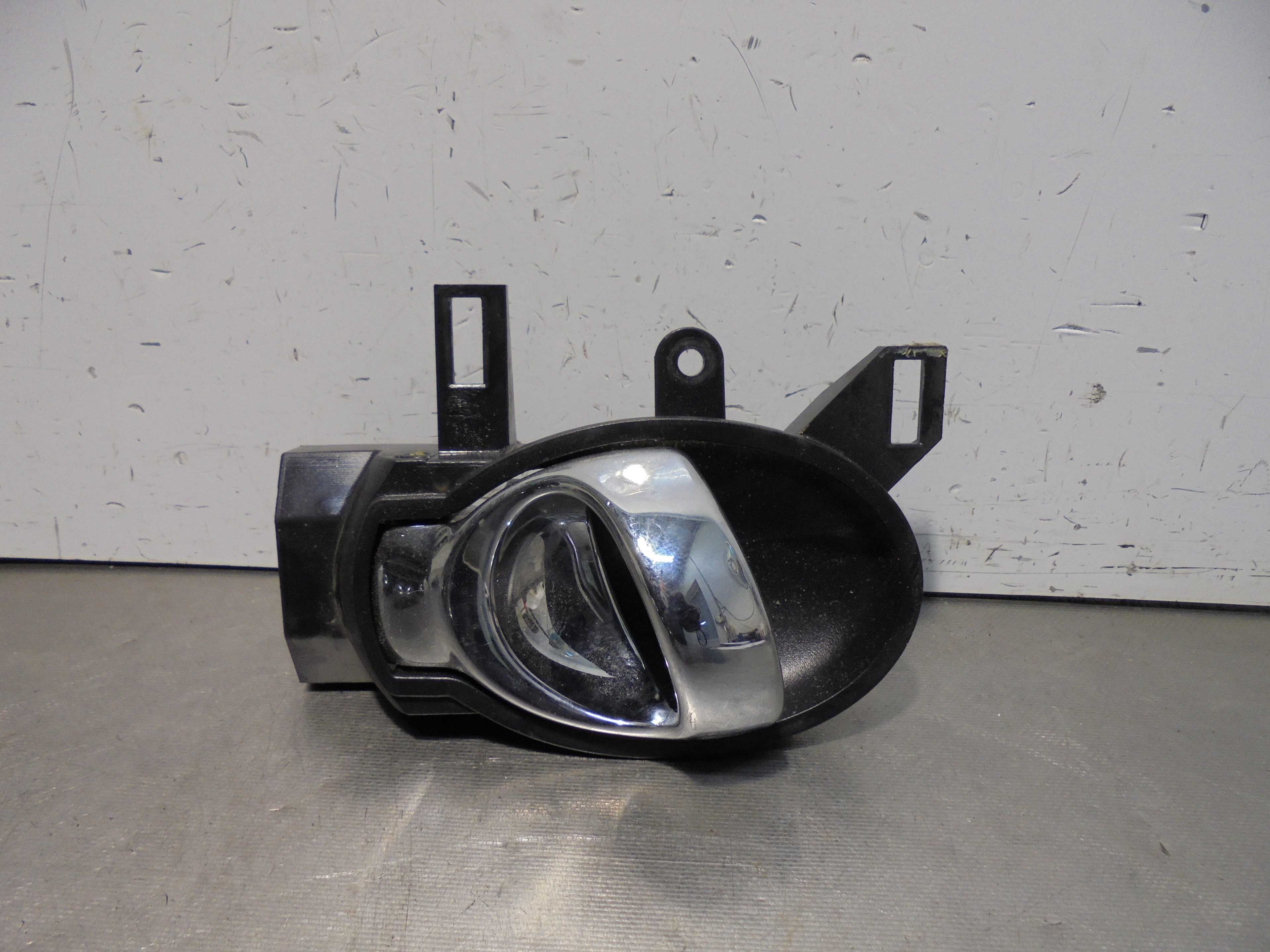 Recambio de maneta interior delantera derecha para nissan juke (f15) 1.6 cat referencia OEM IAM 80670BA61A  