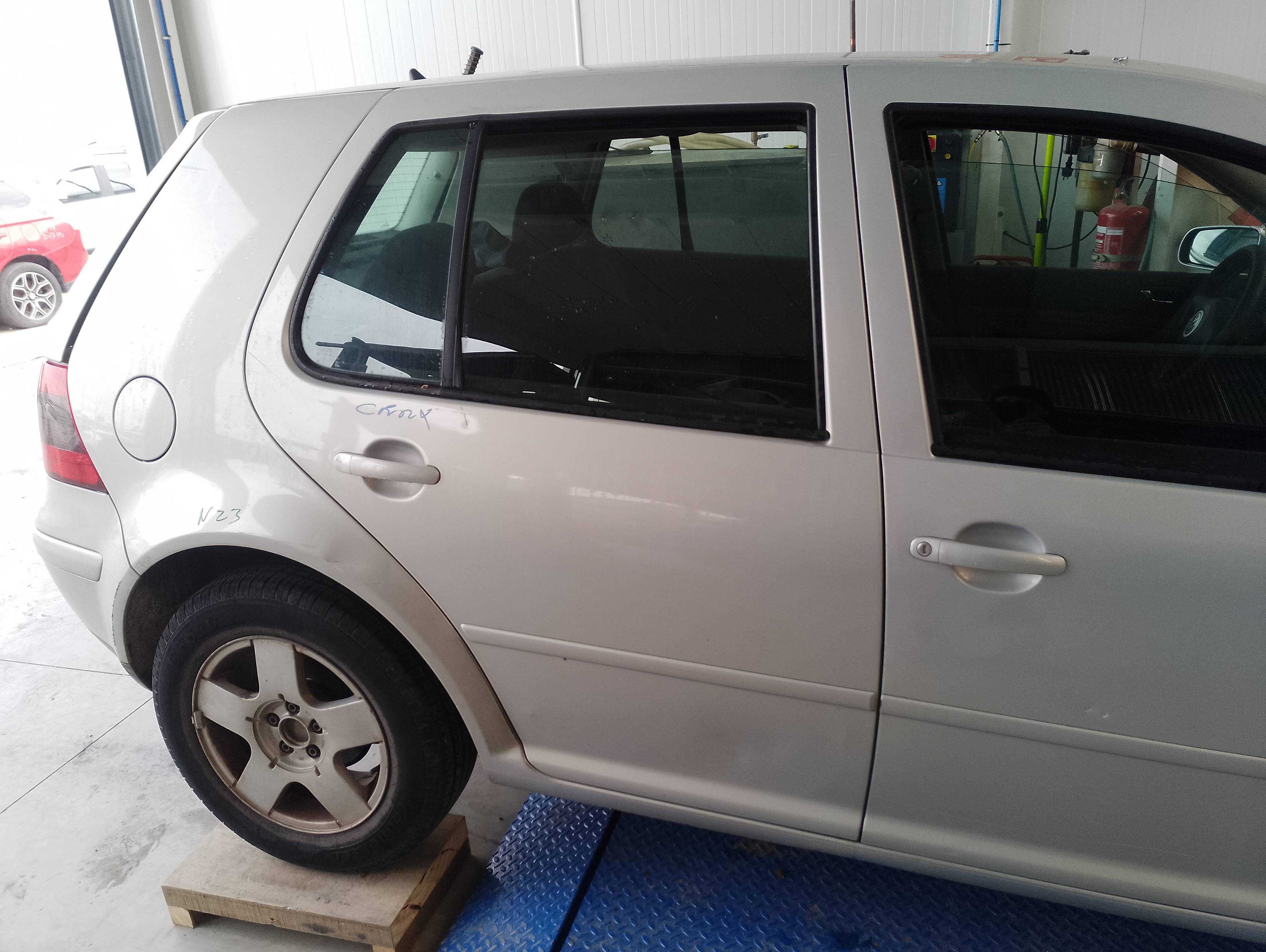 Recambio de puerta trasera derecha para volkswagen golf iv berlina (1j1) básico referencia OEM IAM   