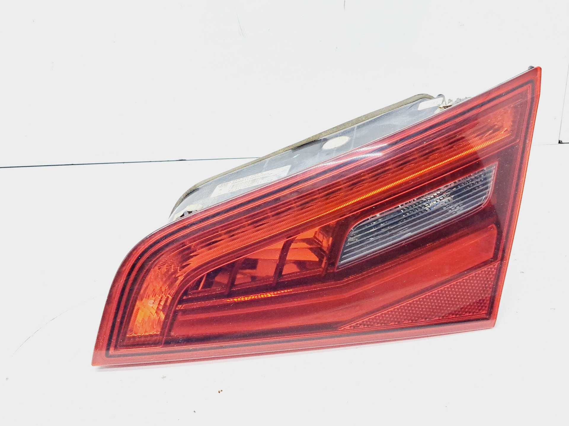 Recambio de piloto porton trasero derecho para audi a3 (8v) 1.6 tdi referencia OEM IAM 8V4945094A 81110202504 