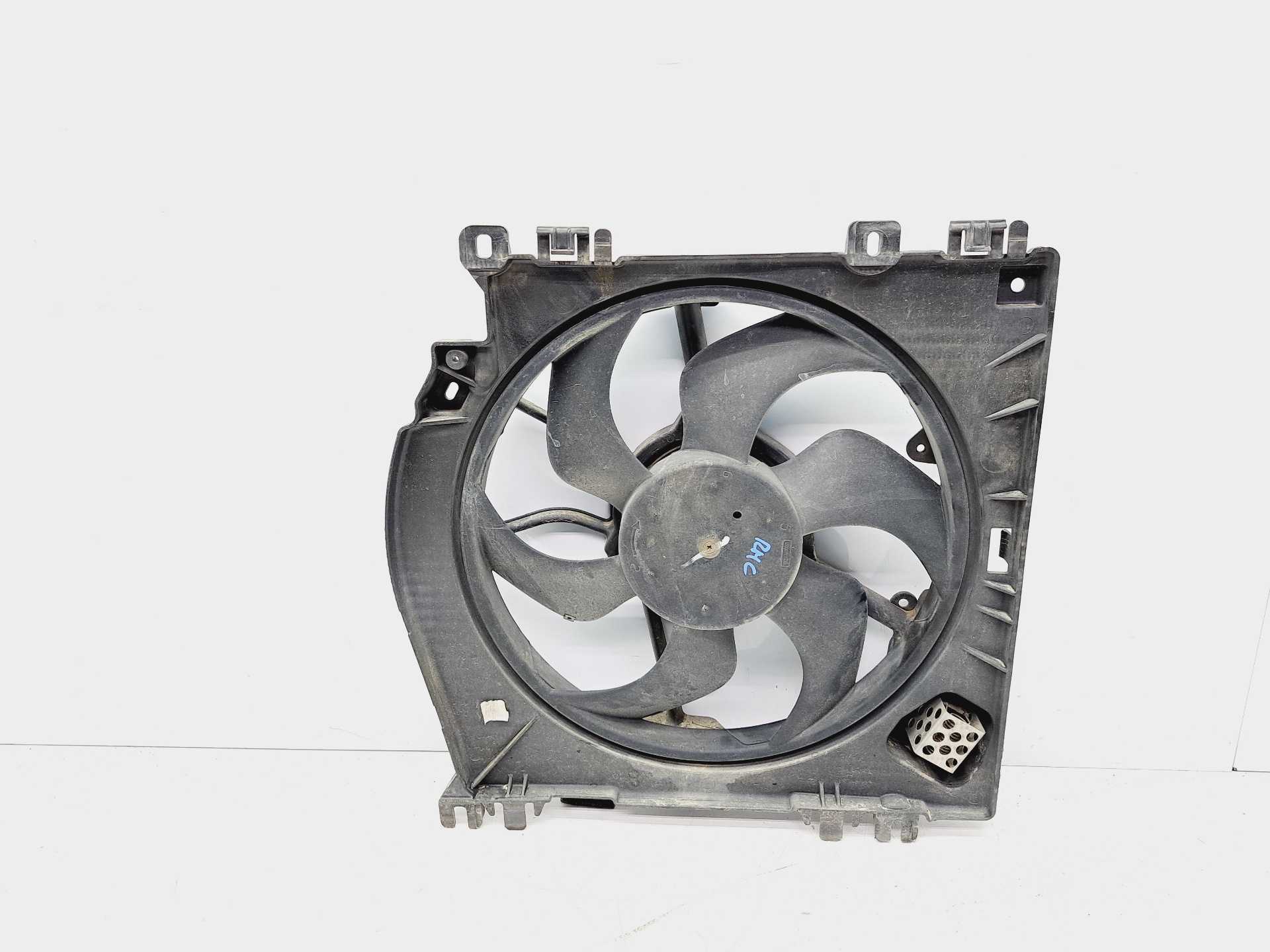 Recambio de electroventilador para renault clio iii exception referencia OEM IAM 8200688375 1831441000 