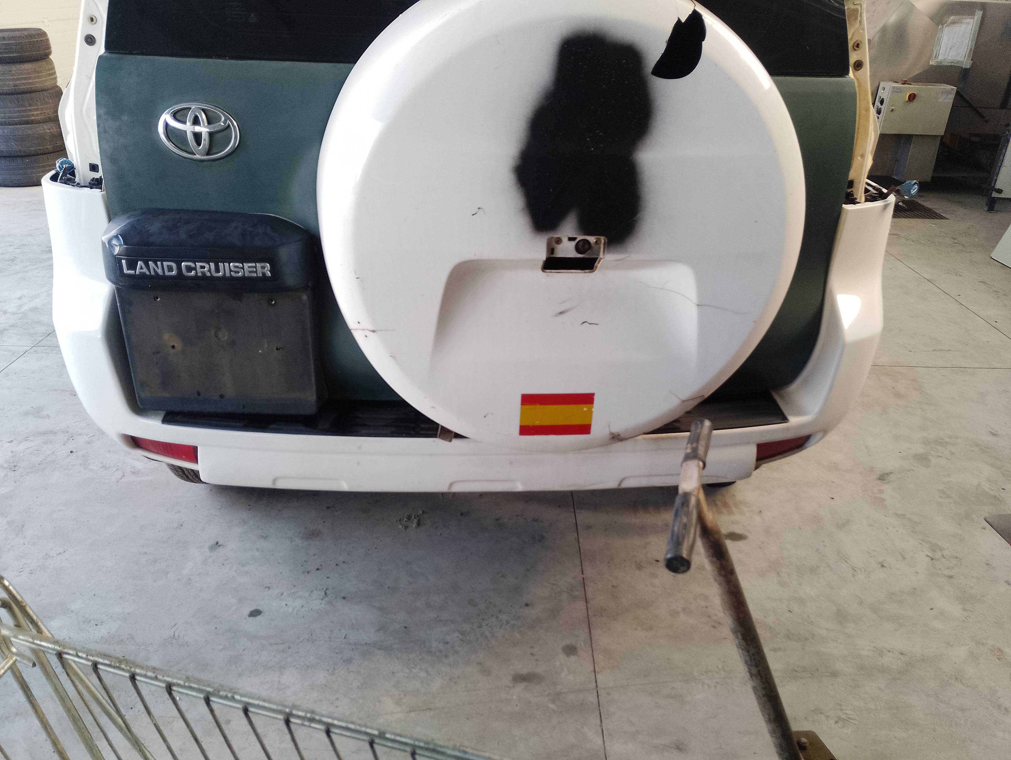 Recambio de paragolpes trasero para toyota land cruiser (j15) basis referencia OEM IAM   