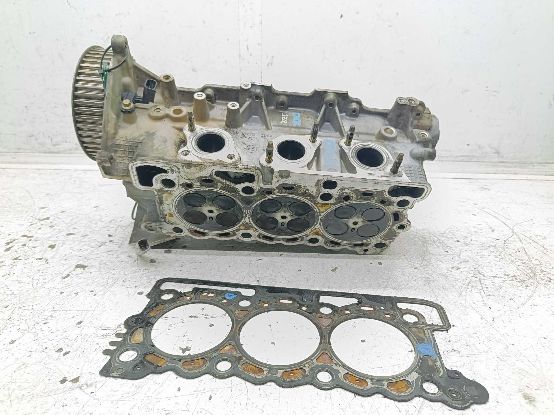 Recambio de culata para land rover discovery v6 td edition 60 yrs referencia OEM IAM 276DT  