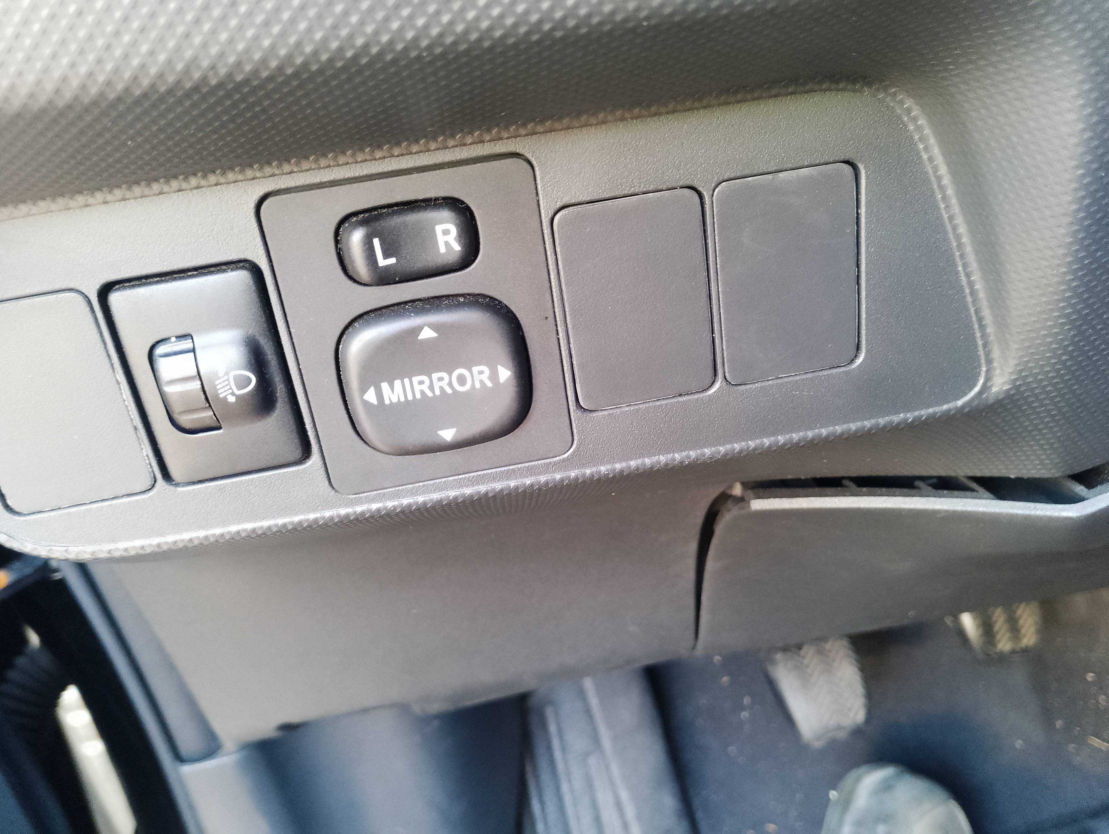Recambio de mando retrovisor para toyota auris luna referencia OEM IAM   