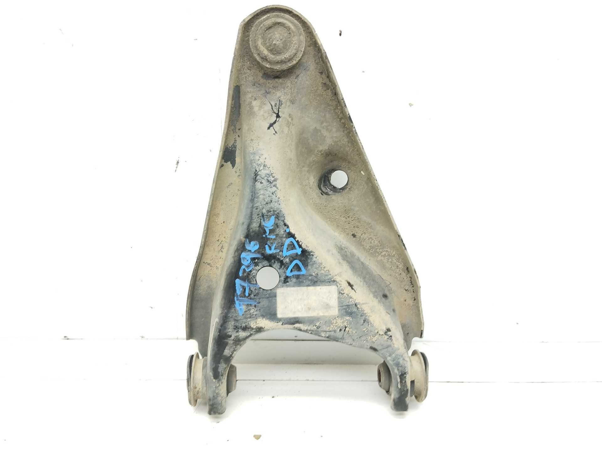 Recambio de brazo suspension inferior delantero derecho para dacia logan 1.4 cat referencia OEM IAM   