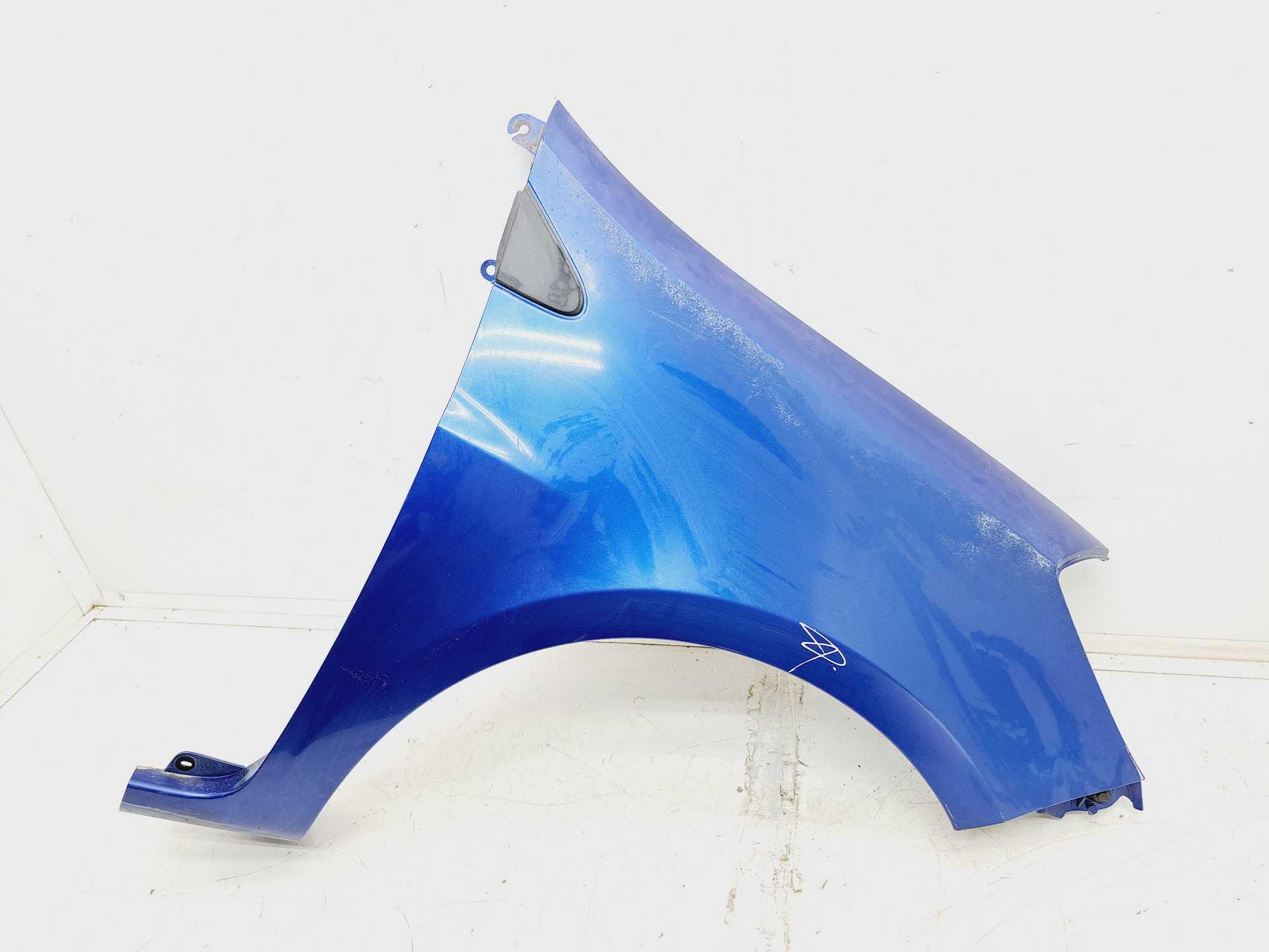 Recambio de aleta delantera derecha para renault clio iii 1.2 16v referencia OEM IAM   