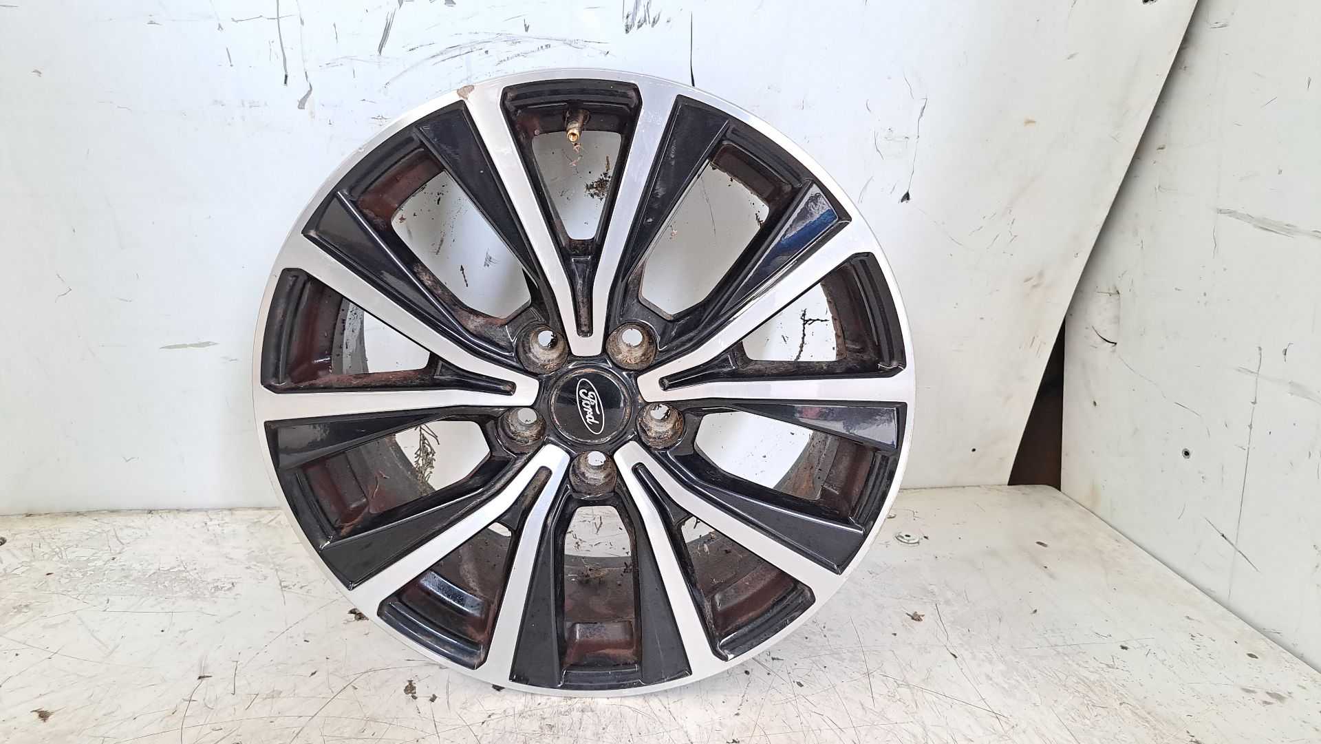 Recambio de llanta para ford puma hybrid st-line referencia OEM IAM r17 l1tc1007aa 