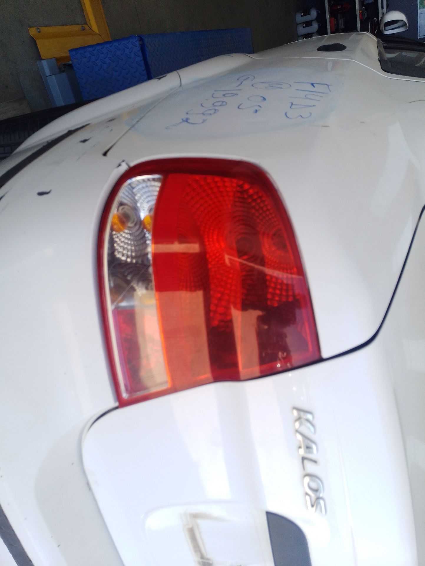 Recambio de piloto trasero izquierdo para chevrolet aveo / kalos sedán (t250, t255) 1.4 referencia OEM IAM 95952066  