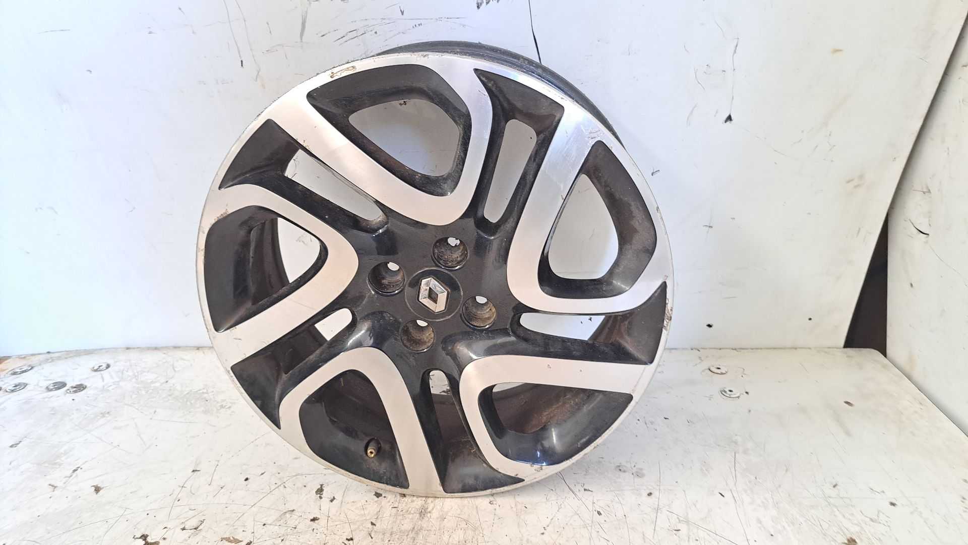 Recambio de llanta para renault captur dynamique referencia OEM IAM r17 403008829r 