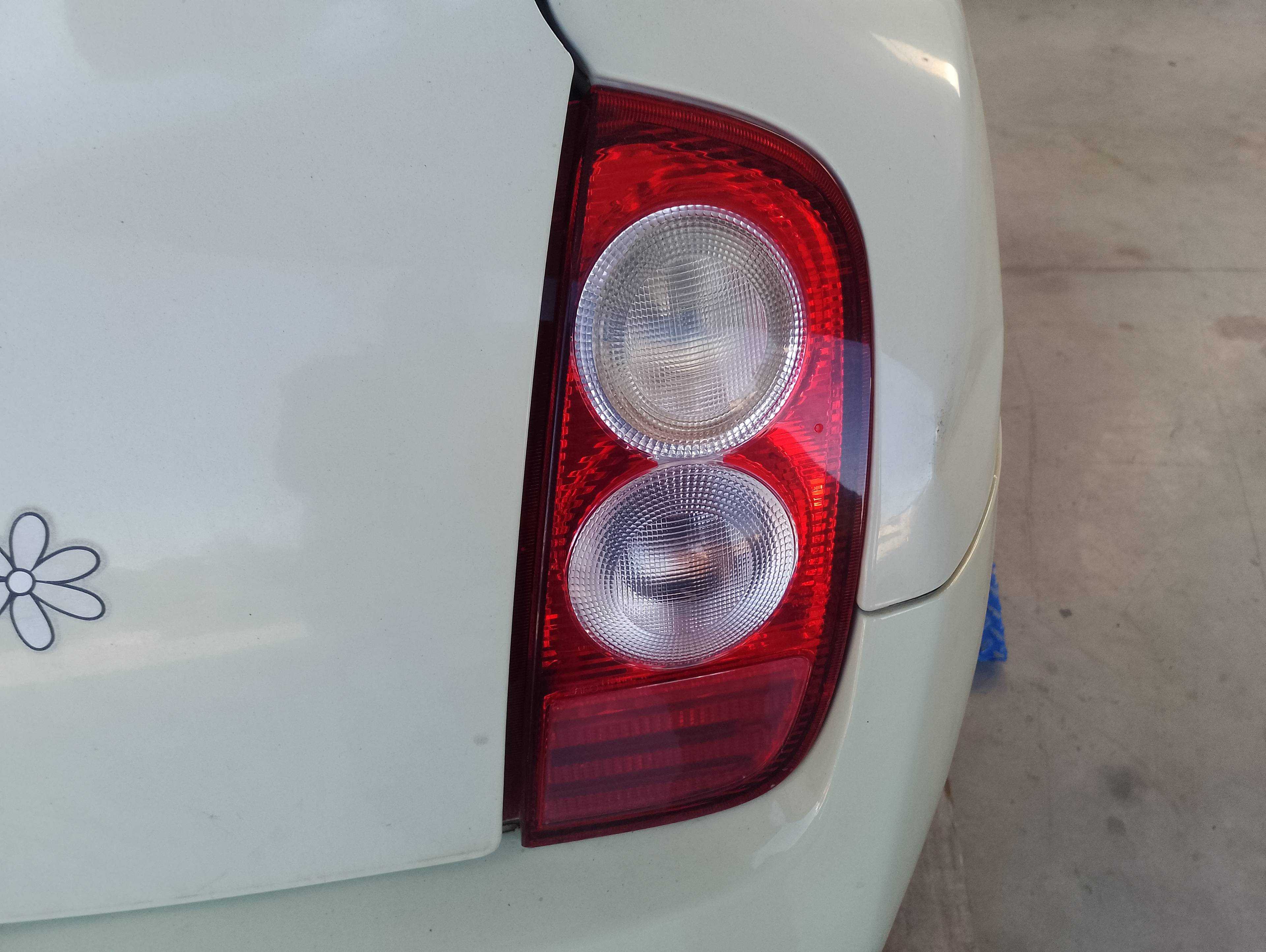 Recambio de piloto trasero derecho para nissan micra (k12e) 25 aniversario referencia OEM IAM   