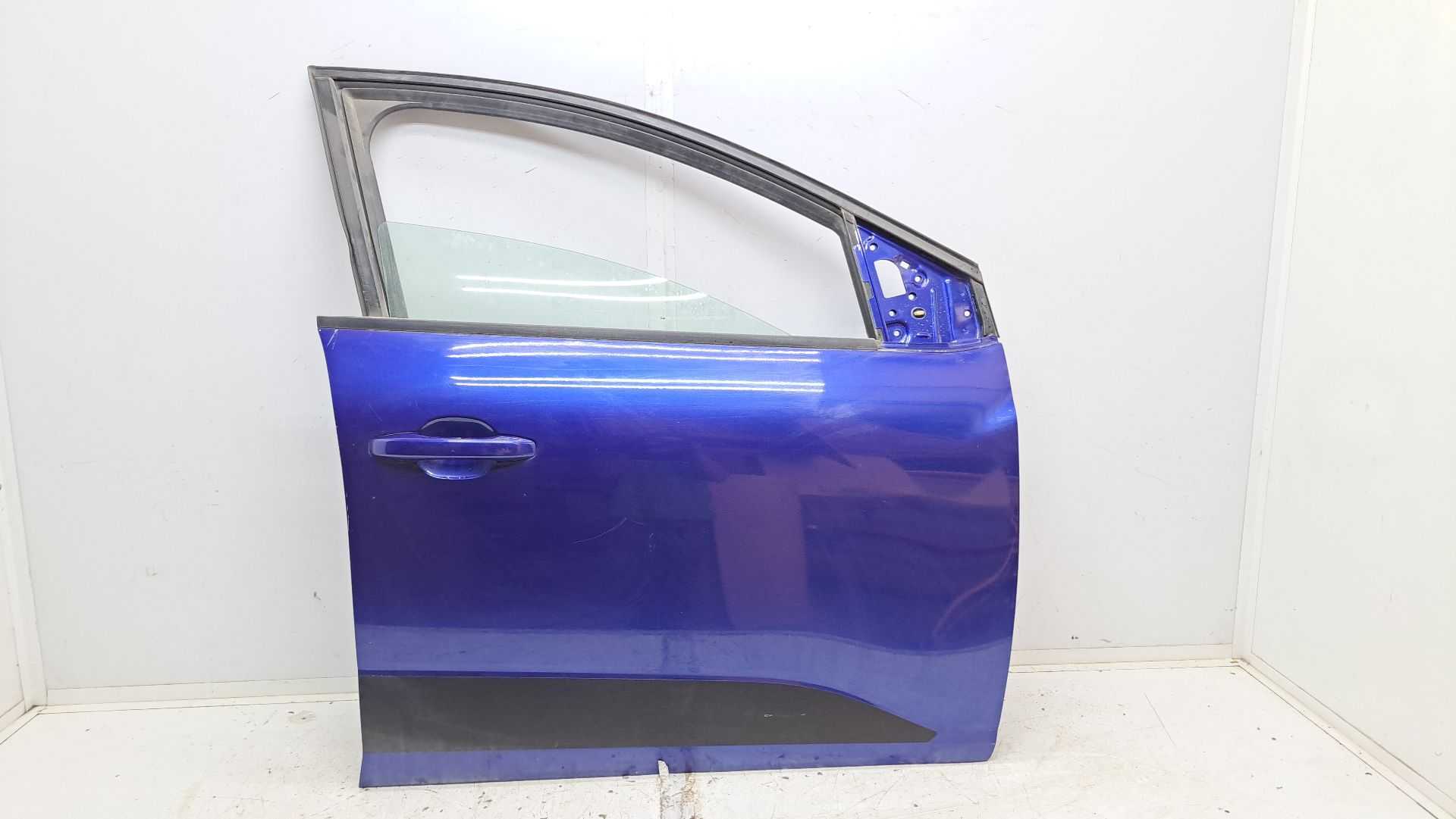 Recambio de puerta delantera derecha para dacia sandero iii essential referencia OEM IAM 801105439r  