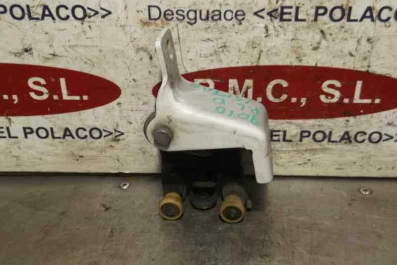 Recambio de guia puerta lateral interior derecha para dacia dokker ambiance referencia OEM IAM 497637G  