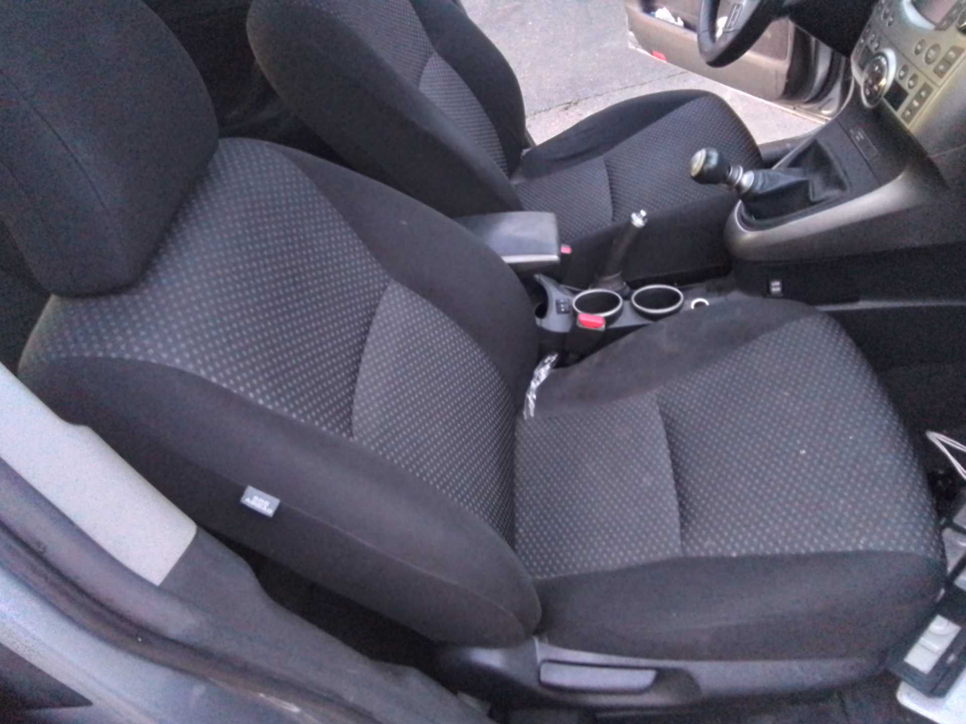Recambio de asiento delantero derecho para toyota verso advance referencia OEM IAM   