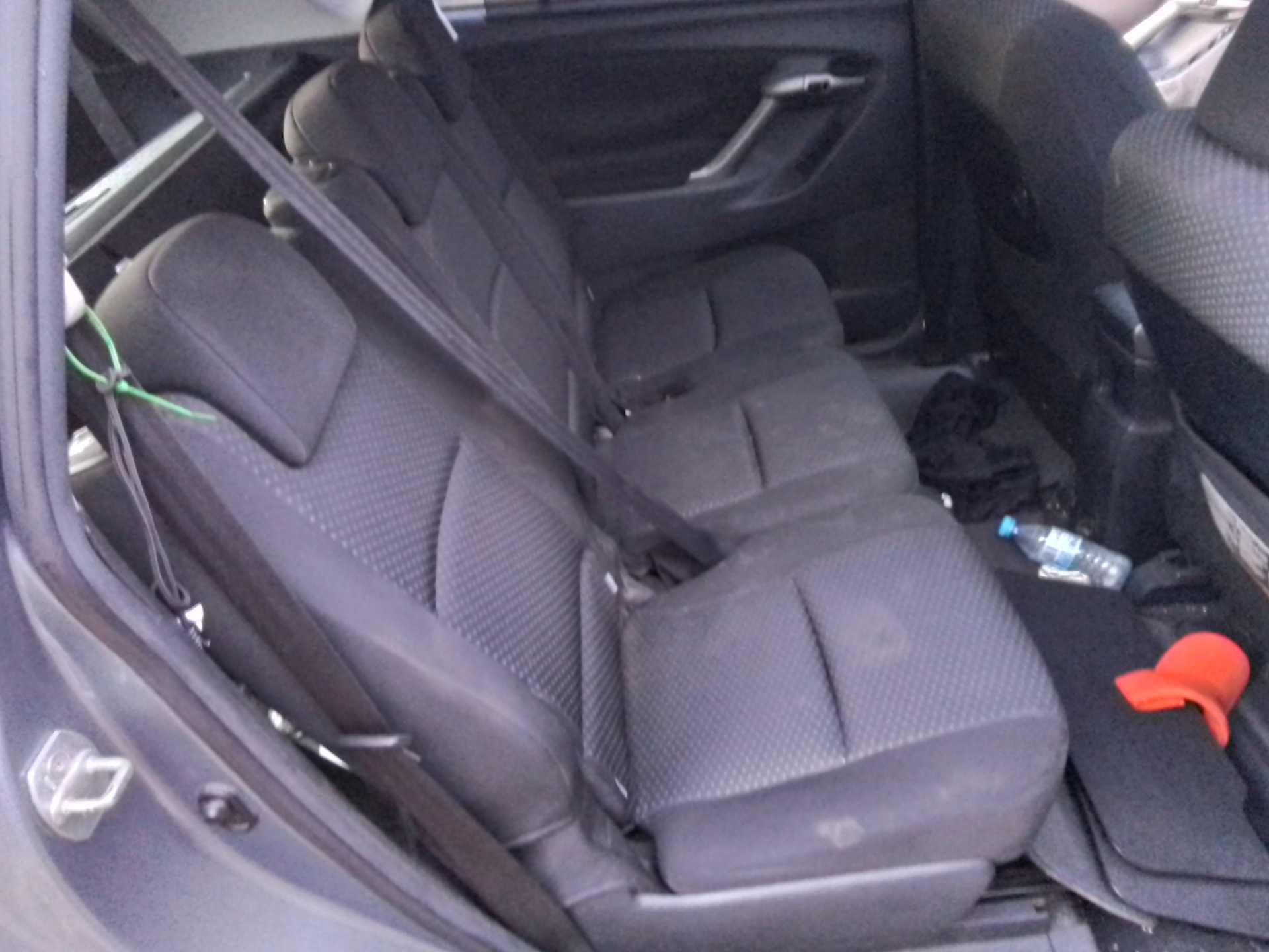 Recambio de asientos traseros para toyota verso advance referencia OEM IAM   